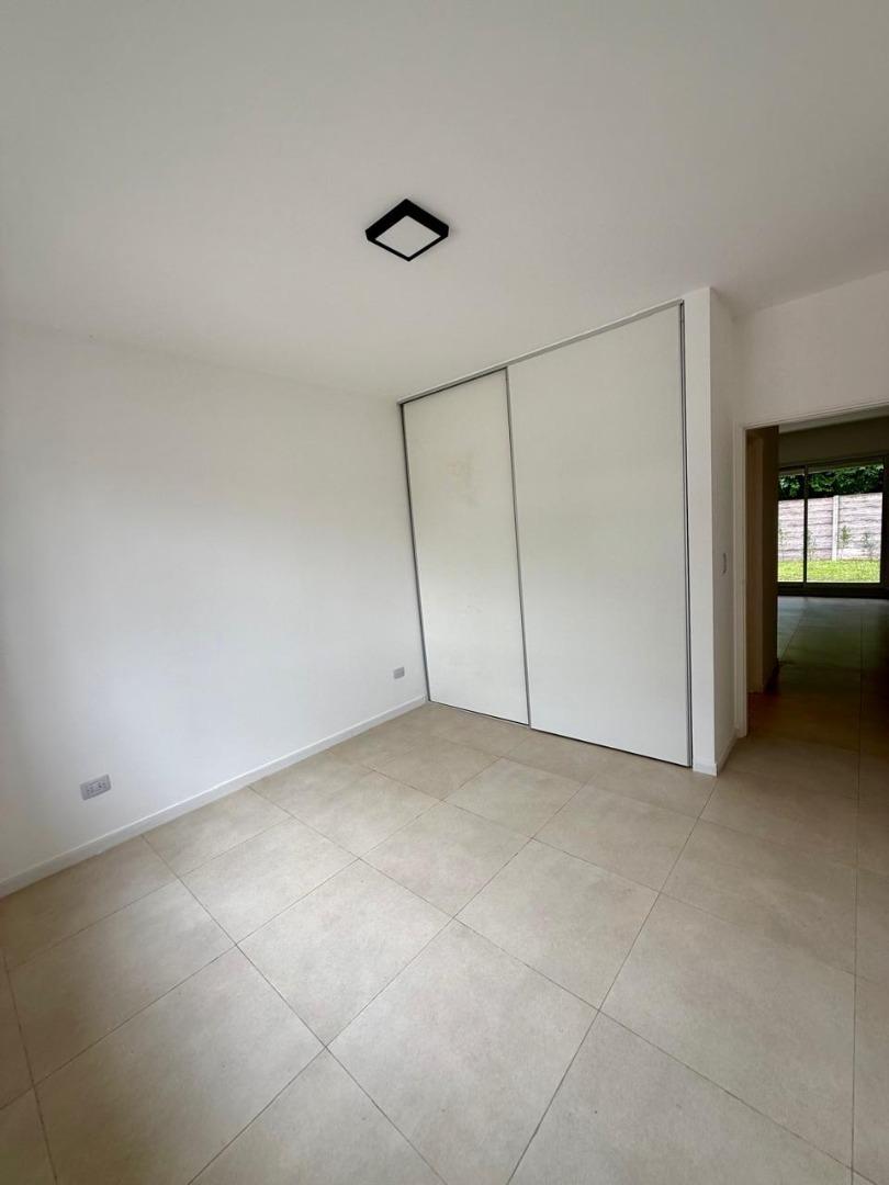 Casa 2 ambientes con 1 baño