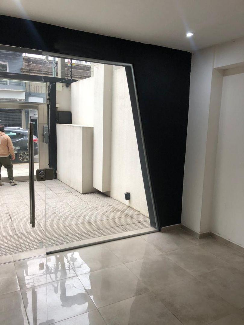 Local - Alquiler - Argentina, Quilmes - humberto primo 200