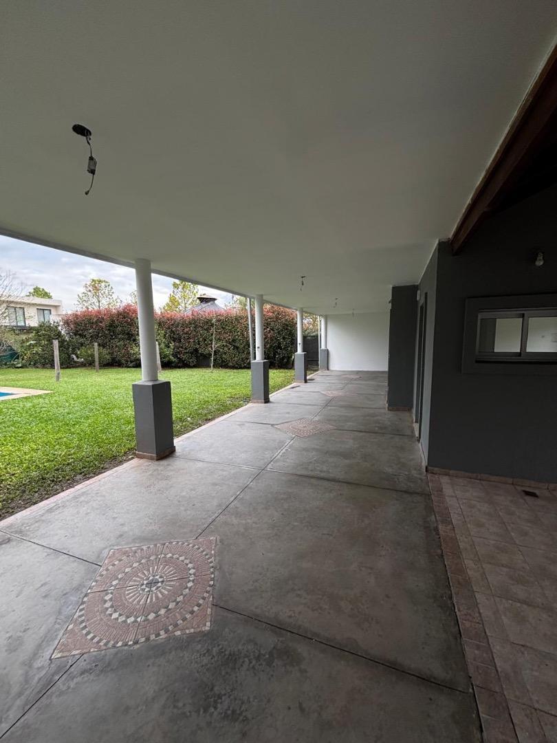 Casa en Alquiler de 3 dormitorios