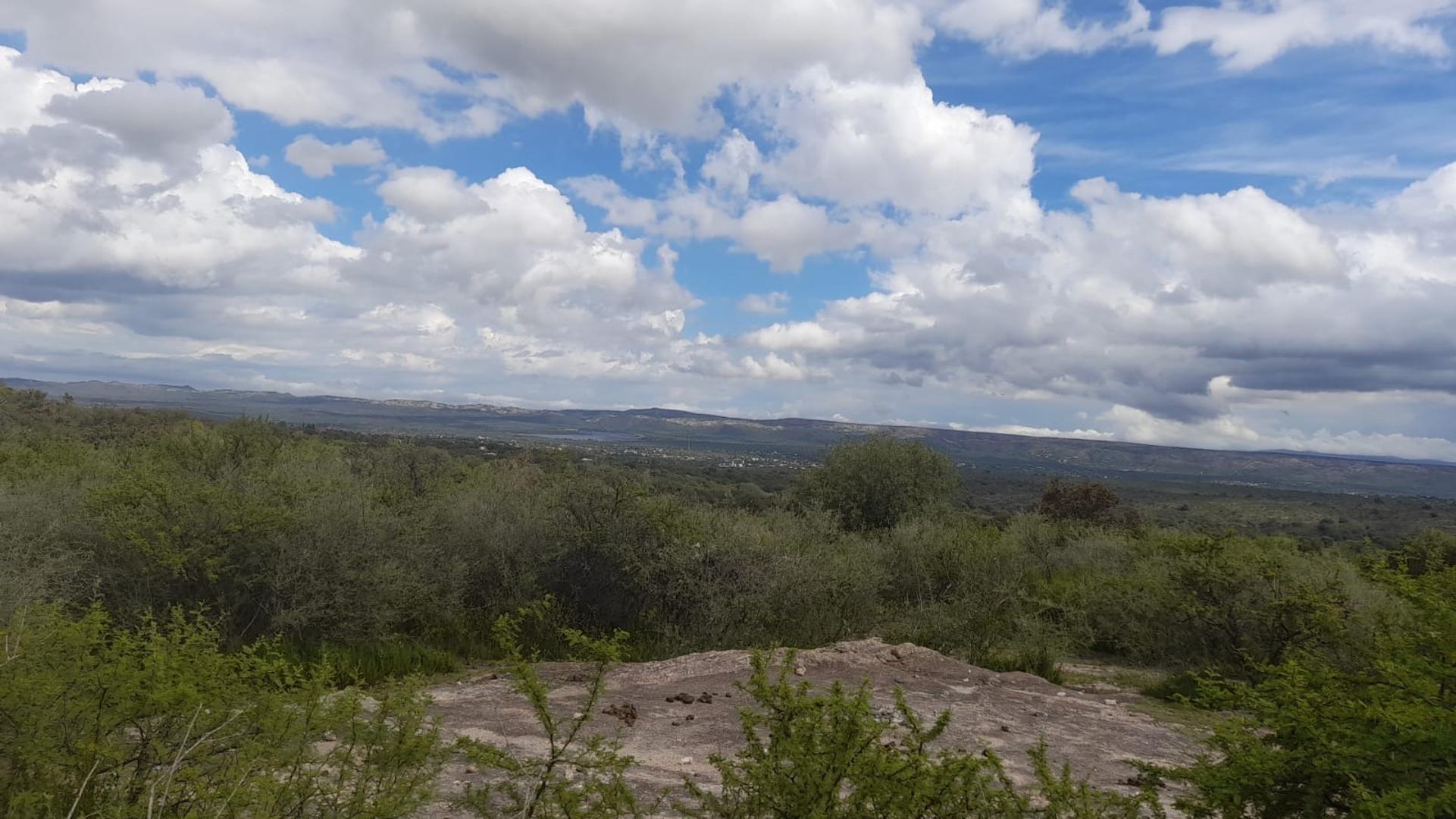Campo de 9 hectáreas con escritura en Mina Clavero