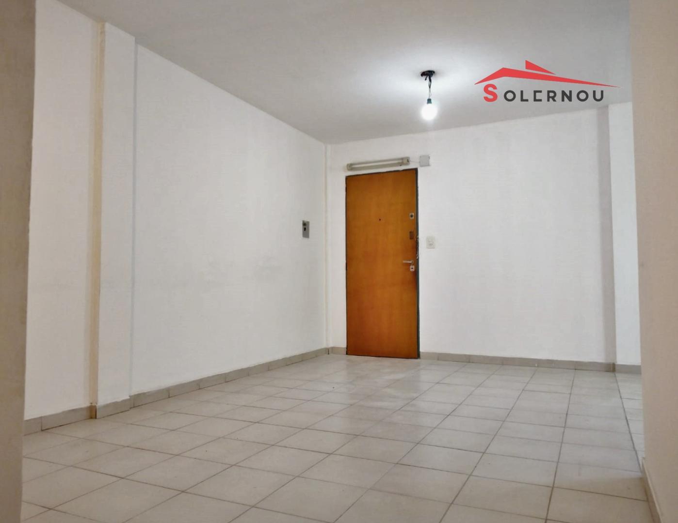 Hipólito Irigoyen  20170 , Piso 1