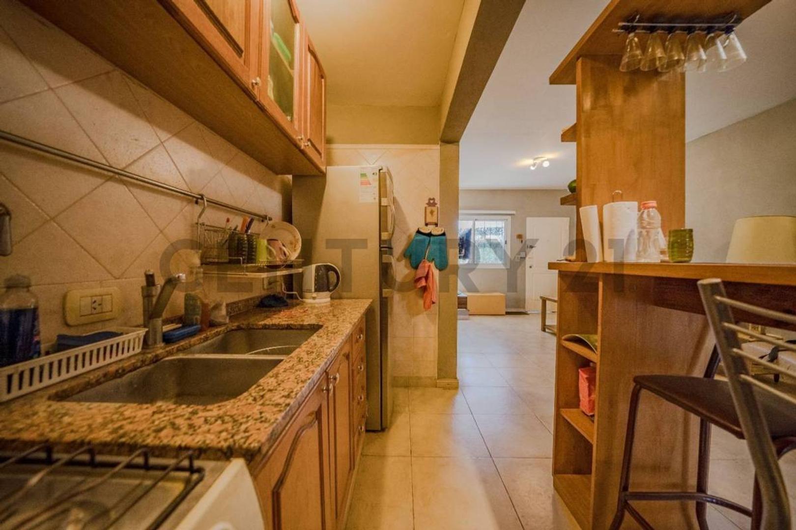 Casa en Venta con 1 cochera