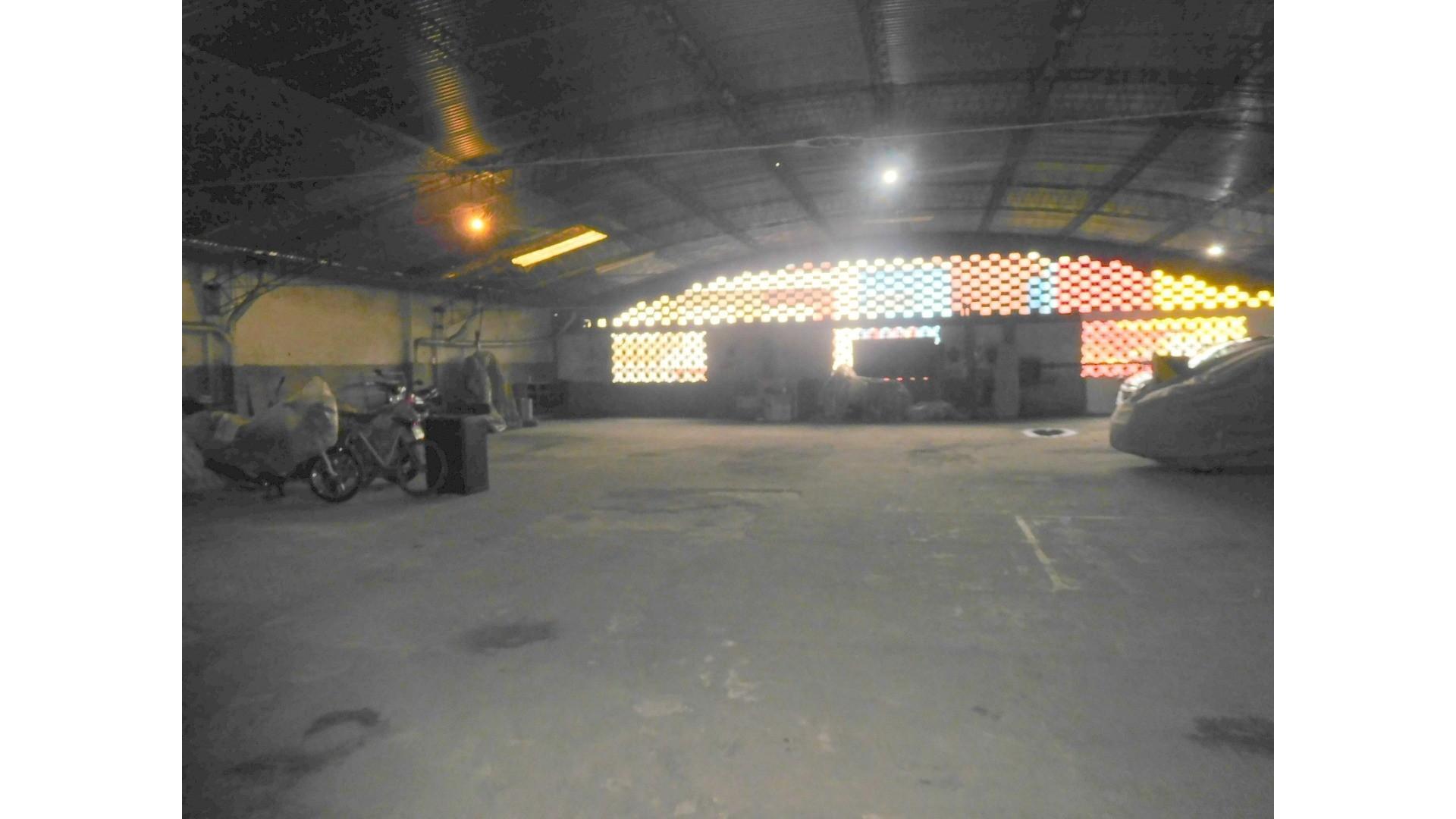 COCHERA FIJA Y CUBIERTA UBICADA EN 1º PISO