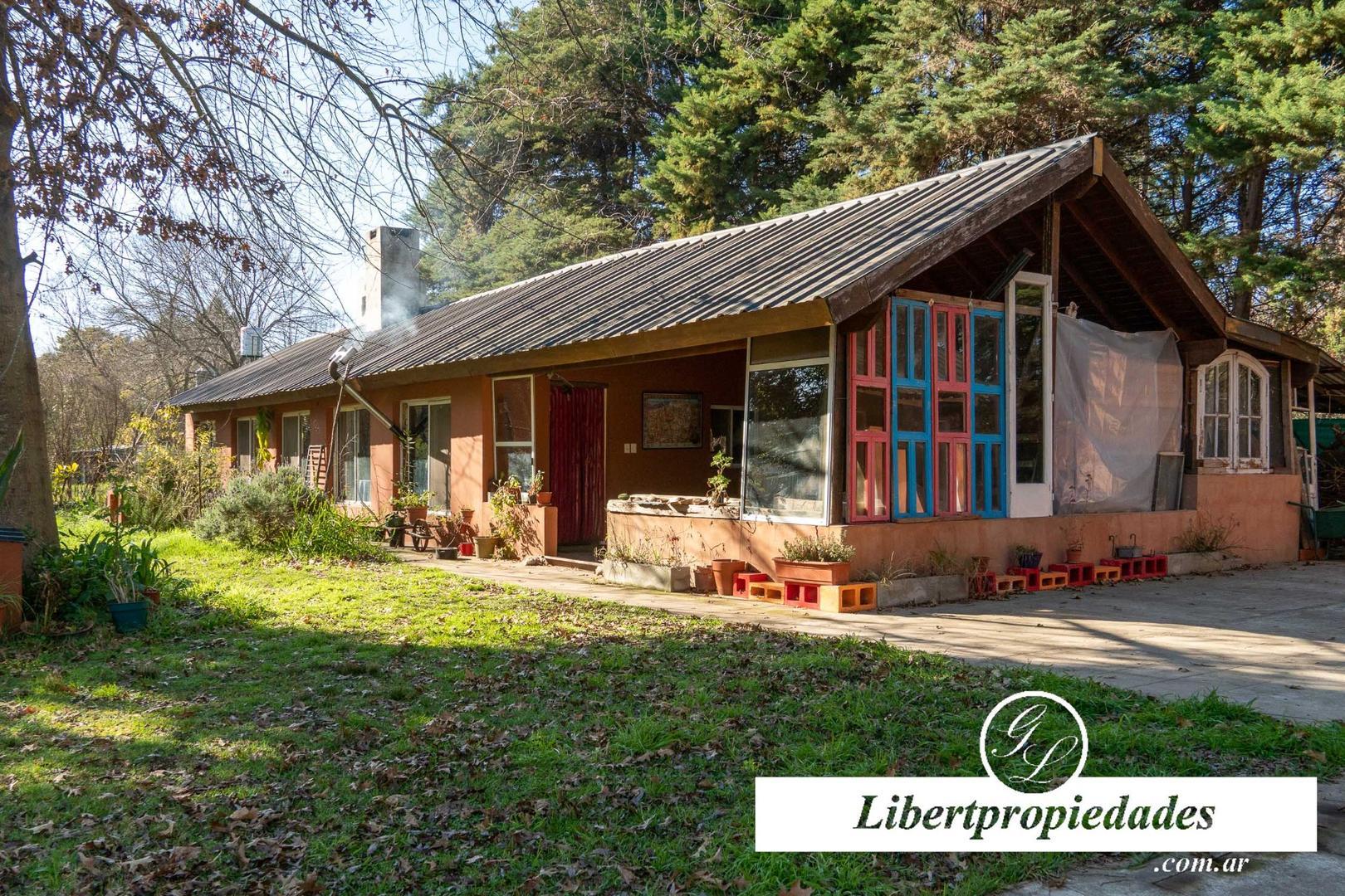 Casa 4 ambientes con 2 baños