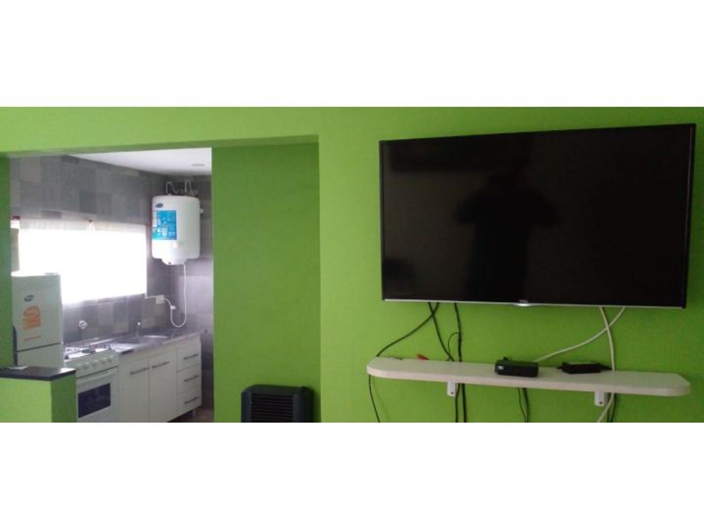 Casa 2 ambientes con 1 baño