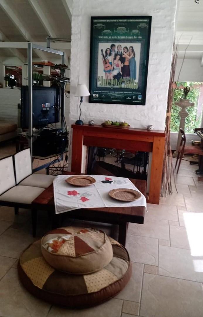Casa 3 ambientes con 2 baños