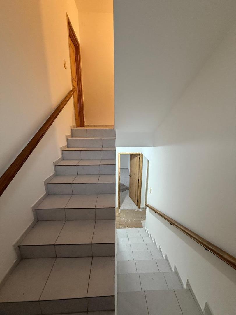 Alquilo casa 400 m2, ideal comercial,Arguello zona recta