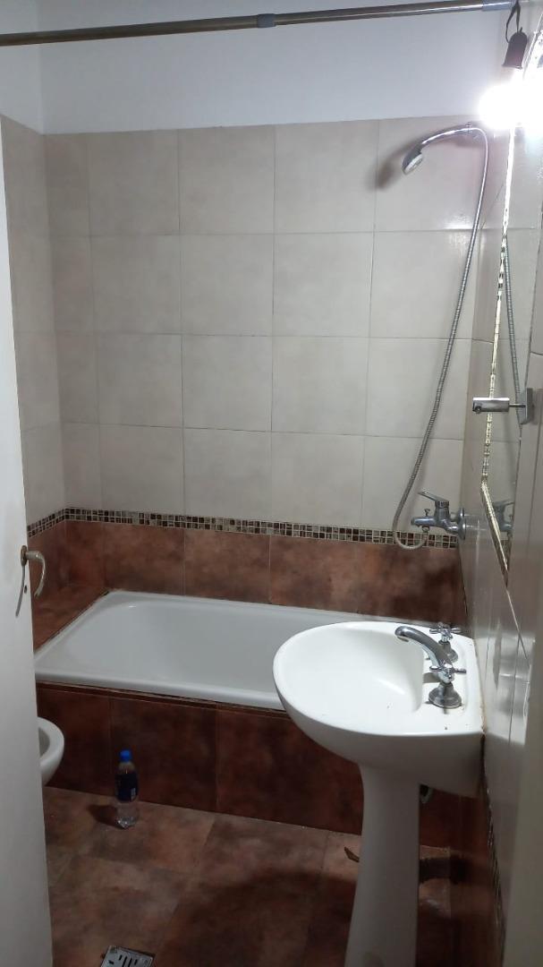 CASAQUINTA EN VENTA : LOTE LINDERO A MARTIN FIERRO : LELOIR