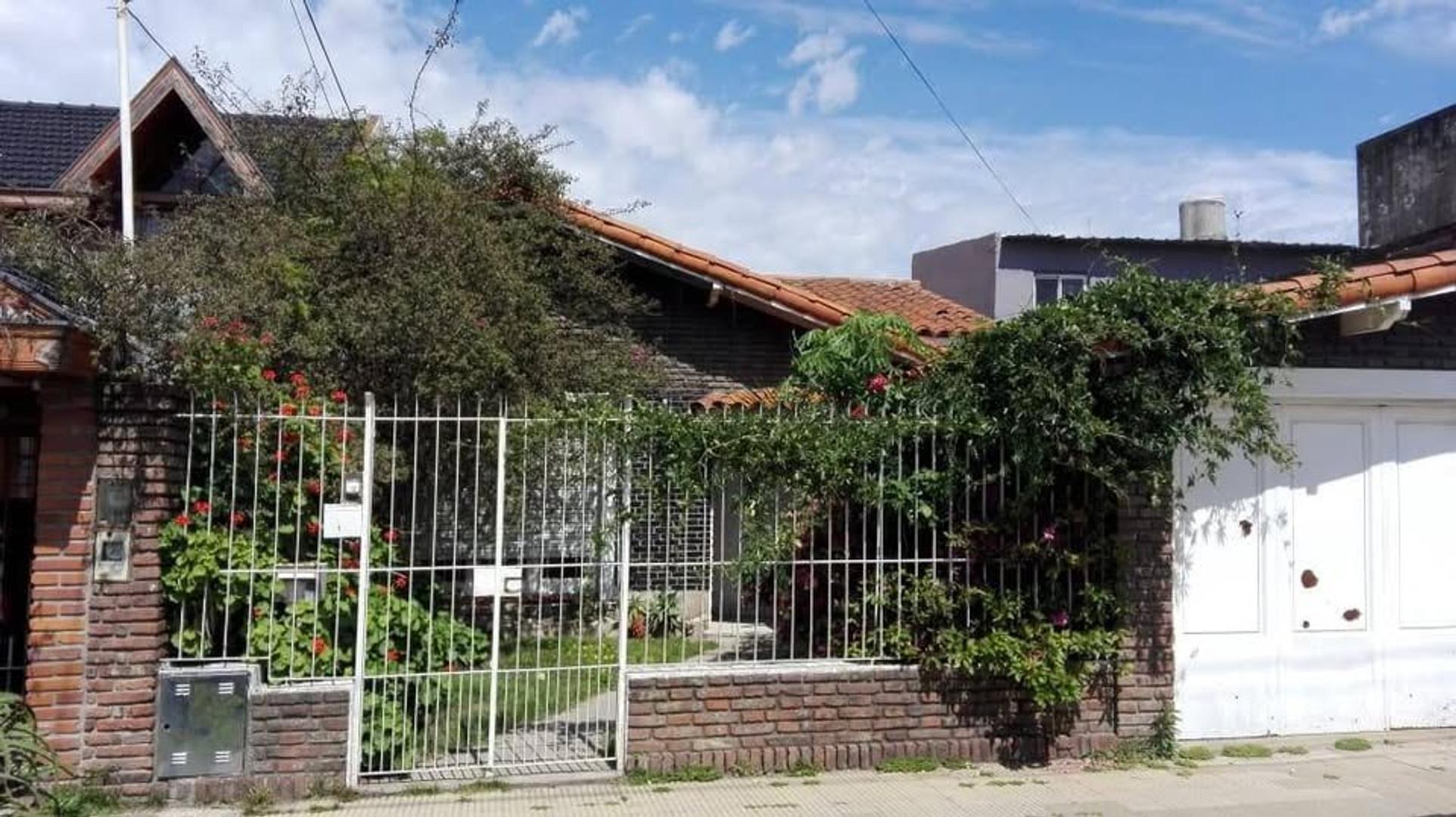 CASA EN VENTA LUCENA 5437 WILDE