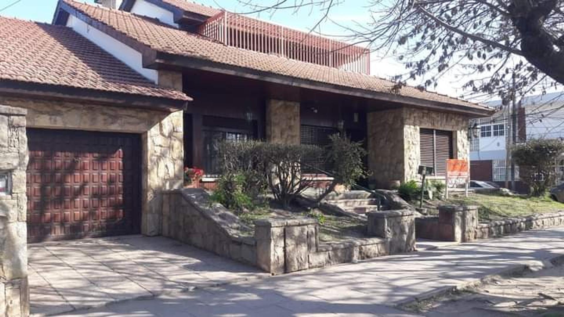 Casa en Venta en Mariano Acosta, USD 280.000