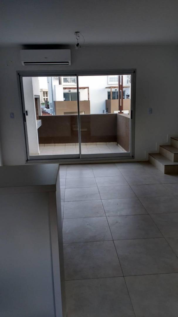 Departamento en Alquiler con 1 cocheras