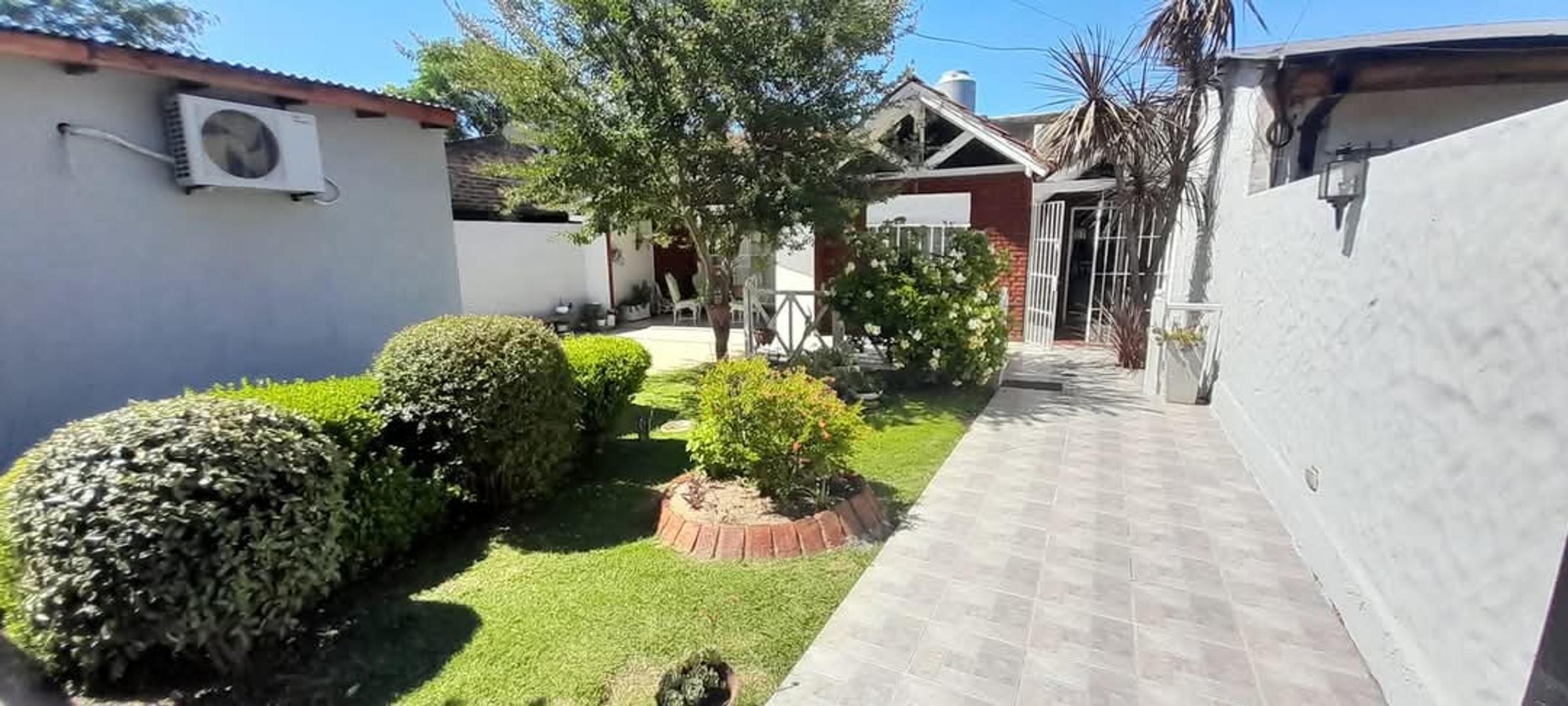 Casa 3 ambientes con 2 baños