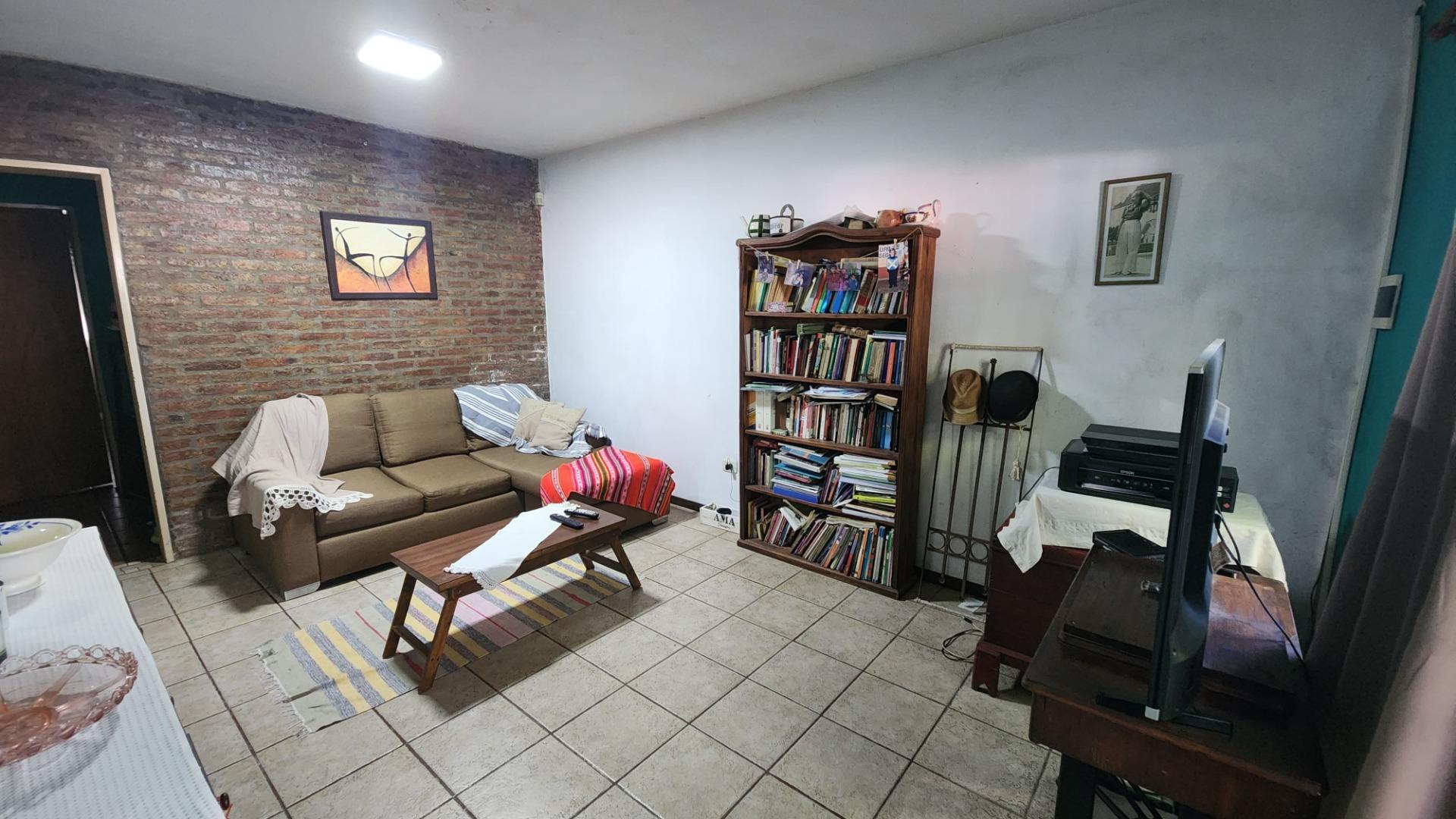 Casa 3 ambientes con 2 baños