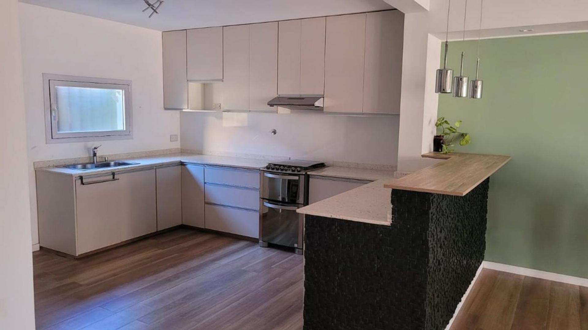 Casa en Alquiler en Neuquen, $ 2.300.000