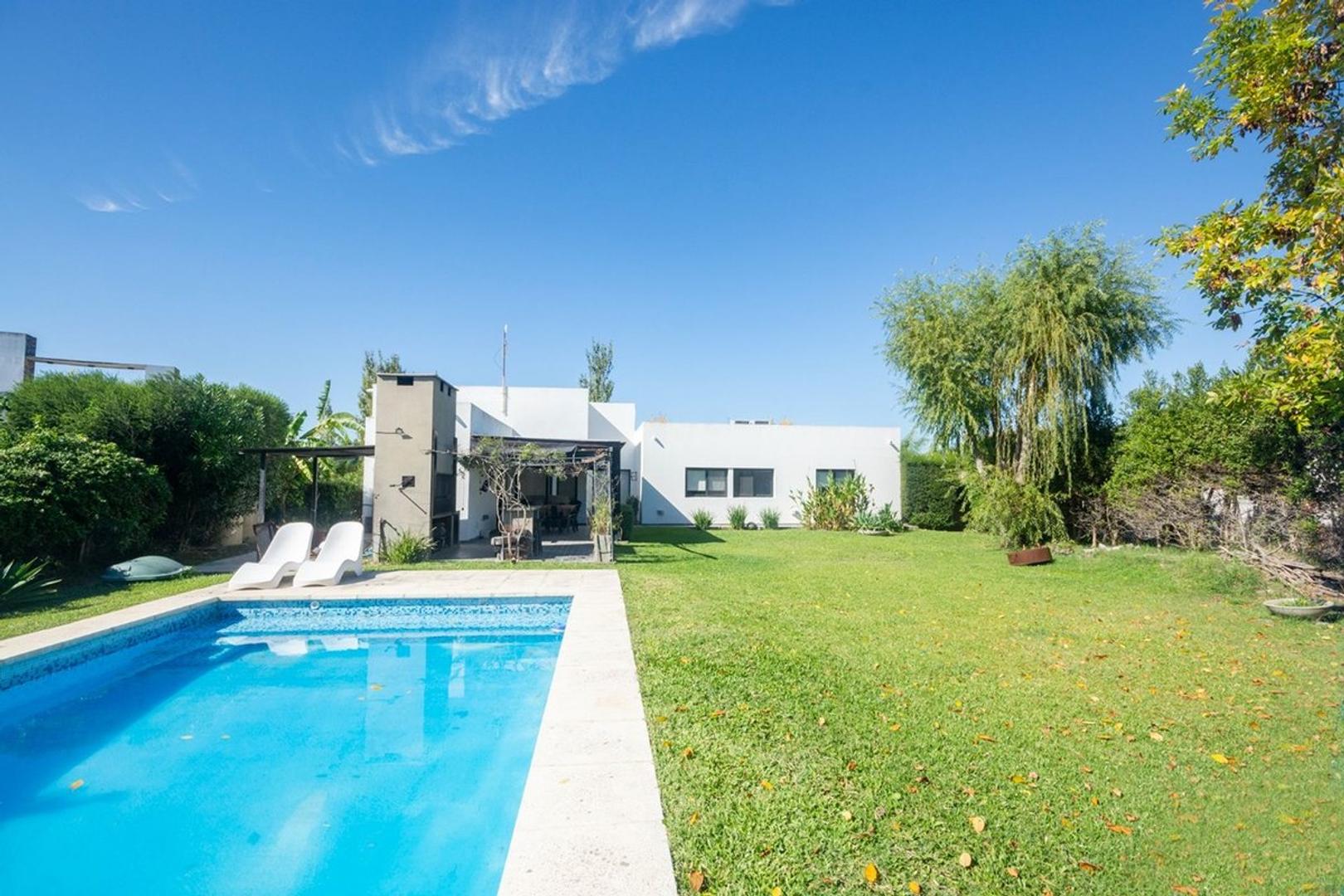 Venta Casa 4 ambientes  San Fransico - Villanueva