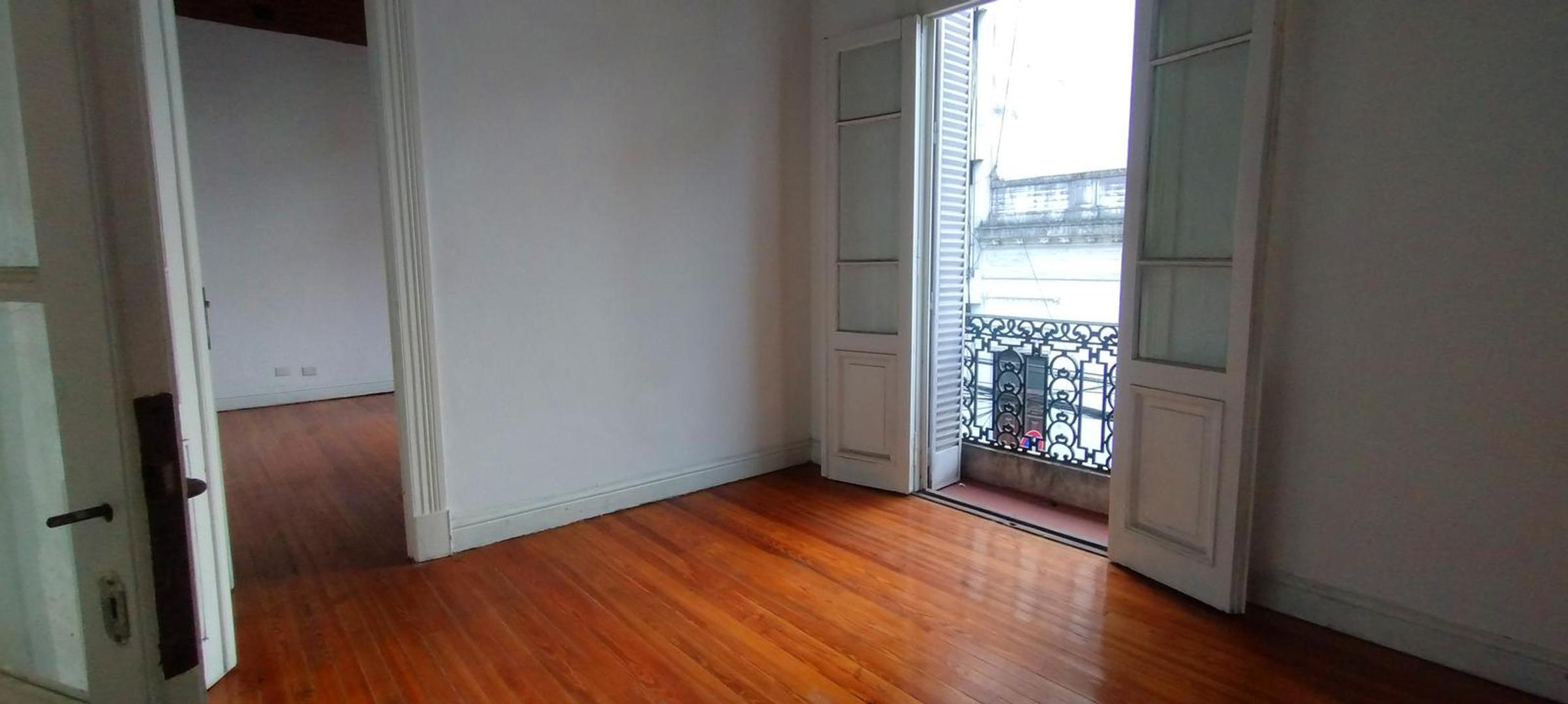 Depto Tipo Casa en Venta en Caballito Sur, USD 155.000