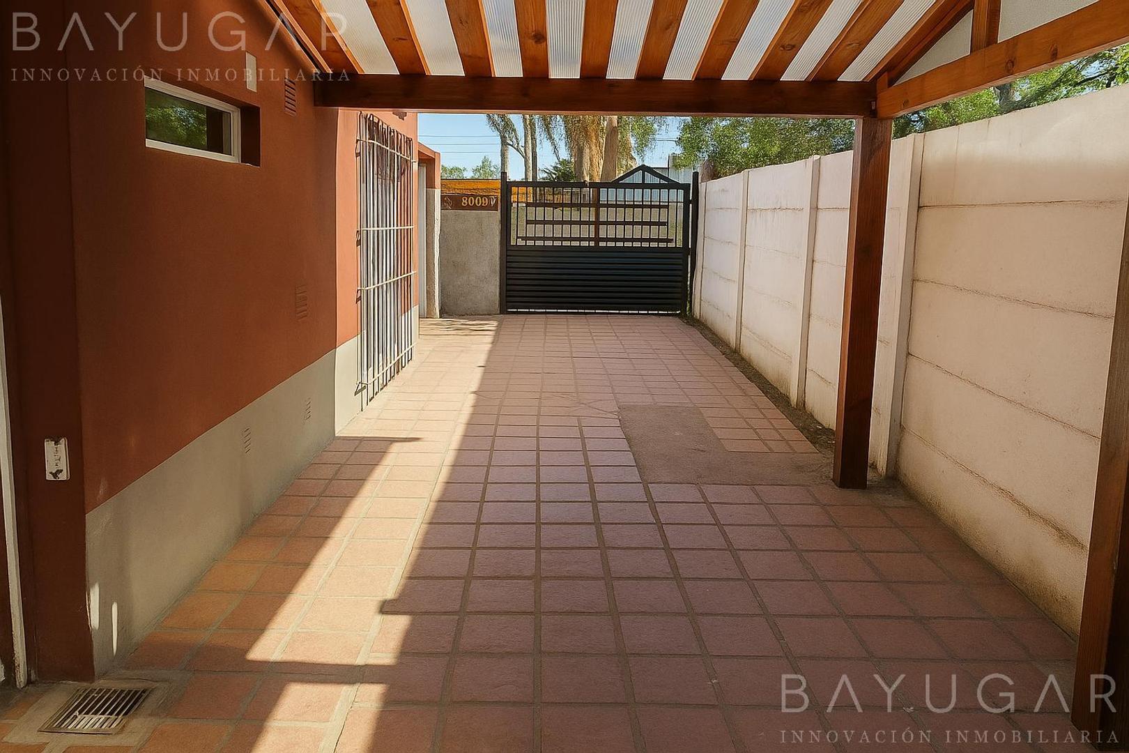 Casa 5 ambientes con 2 baños