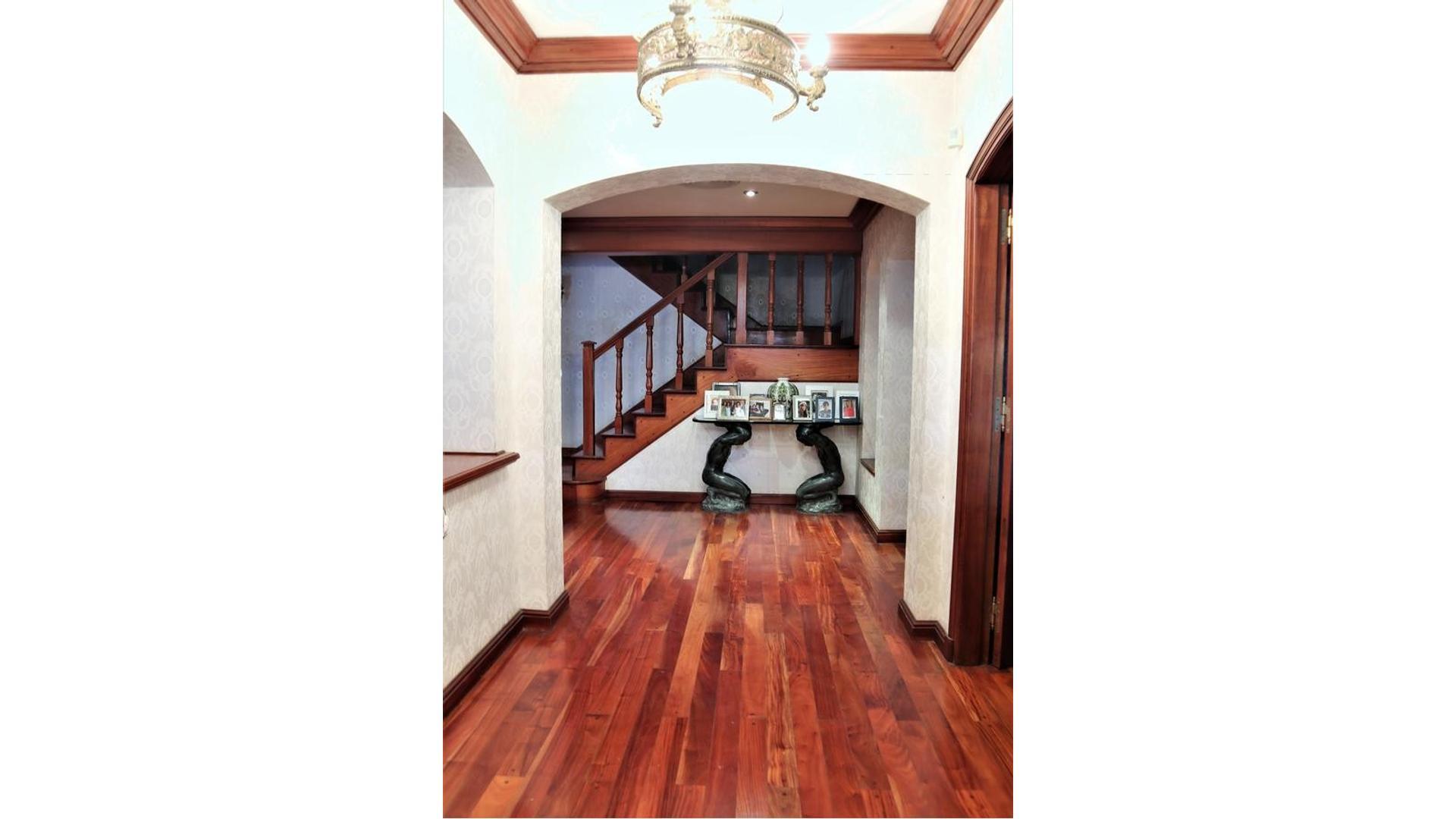 Casa en Alquiler de 5 dormitorios