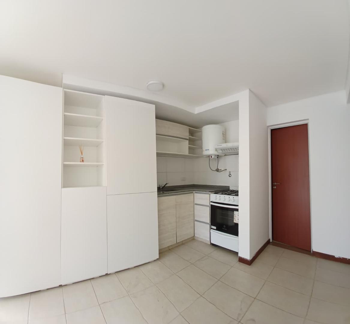 Departamento en Alquiler en Abasto, $ 340.000