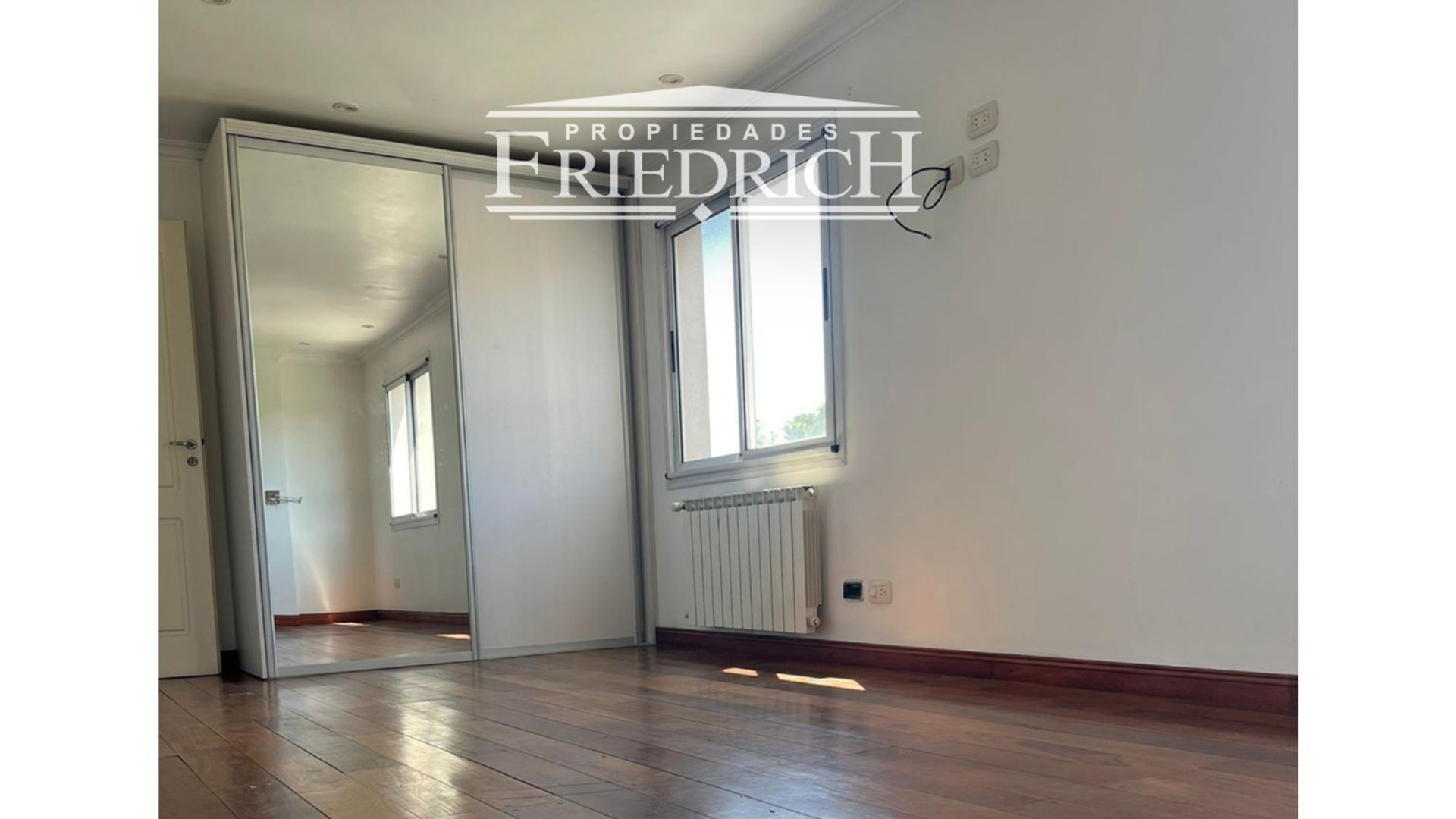 Casa 6 ambientes con 4 baños