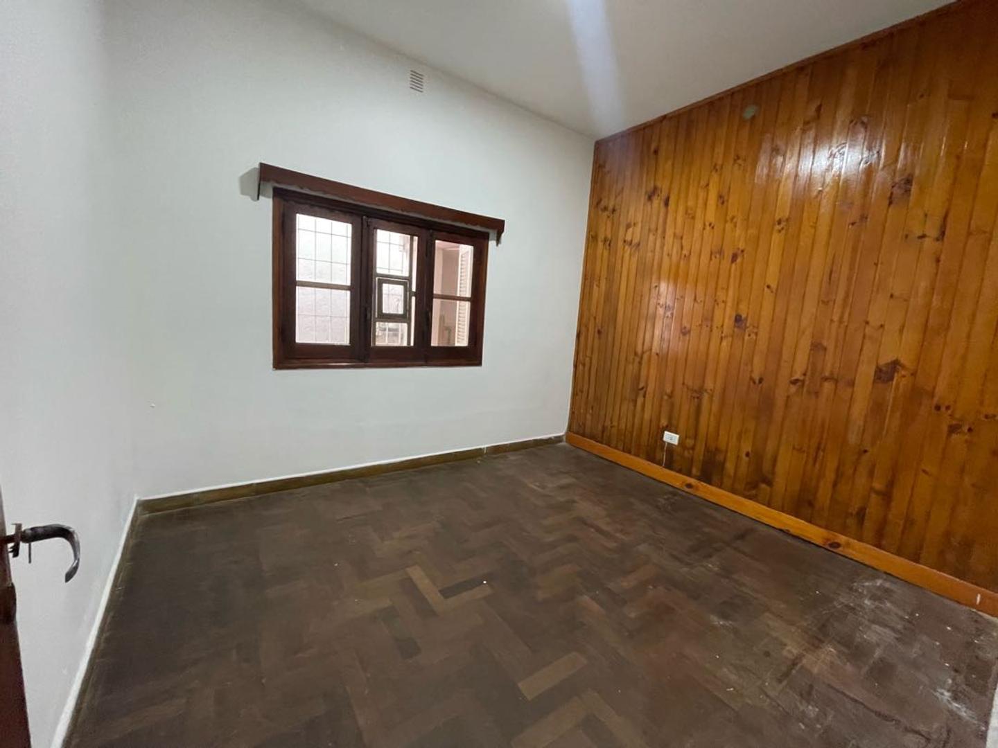 Casa 2 ambientes con 1 baño