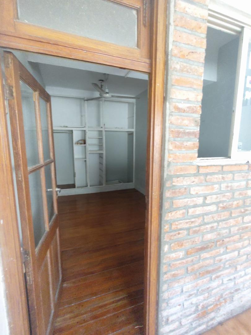 Casa c/3 habitaciones, 2 en quincho, terraza, patio,baños