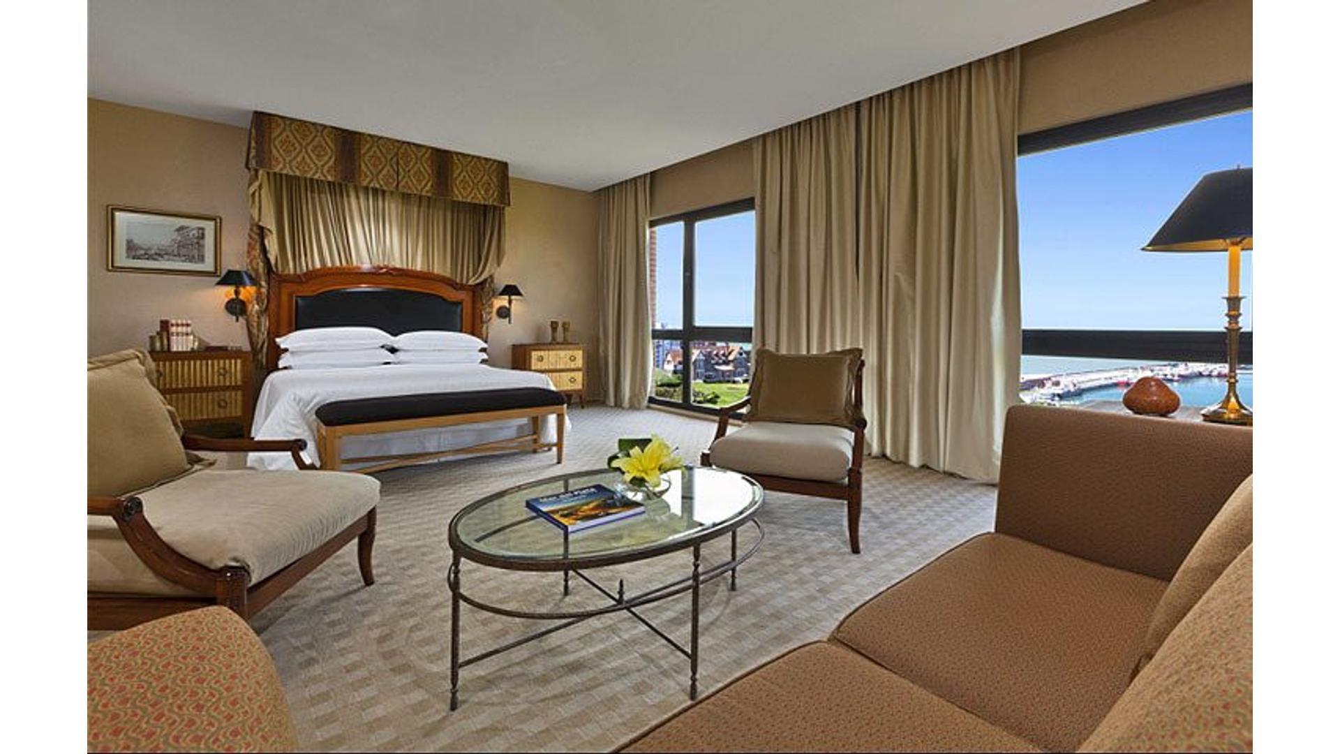 HOTEL 5 ESTRELLAS