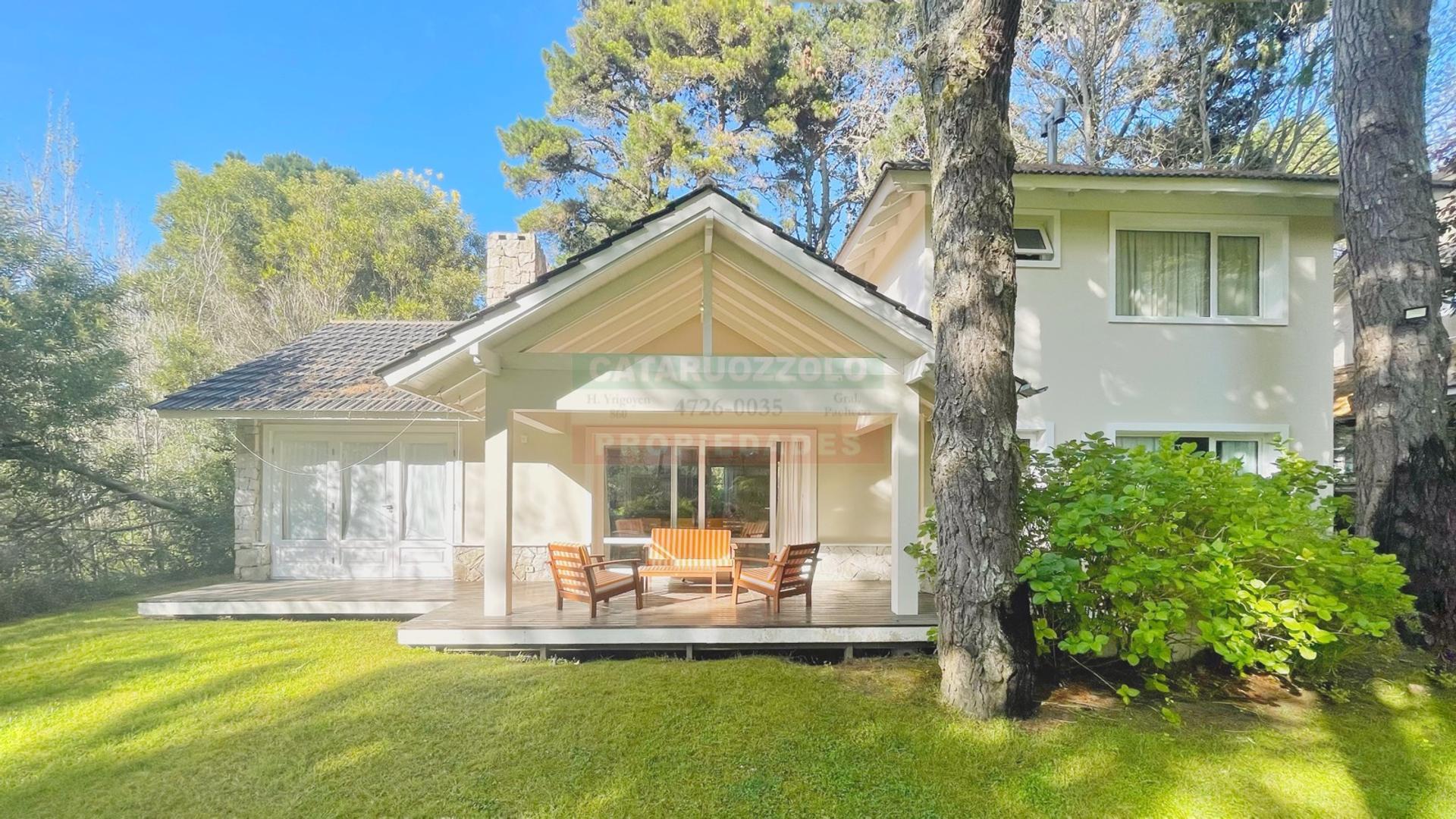 Casa 4 ambientes con 3 baños