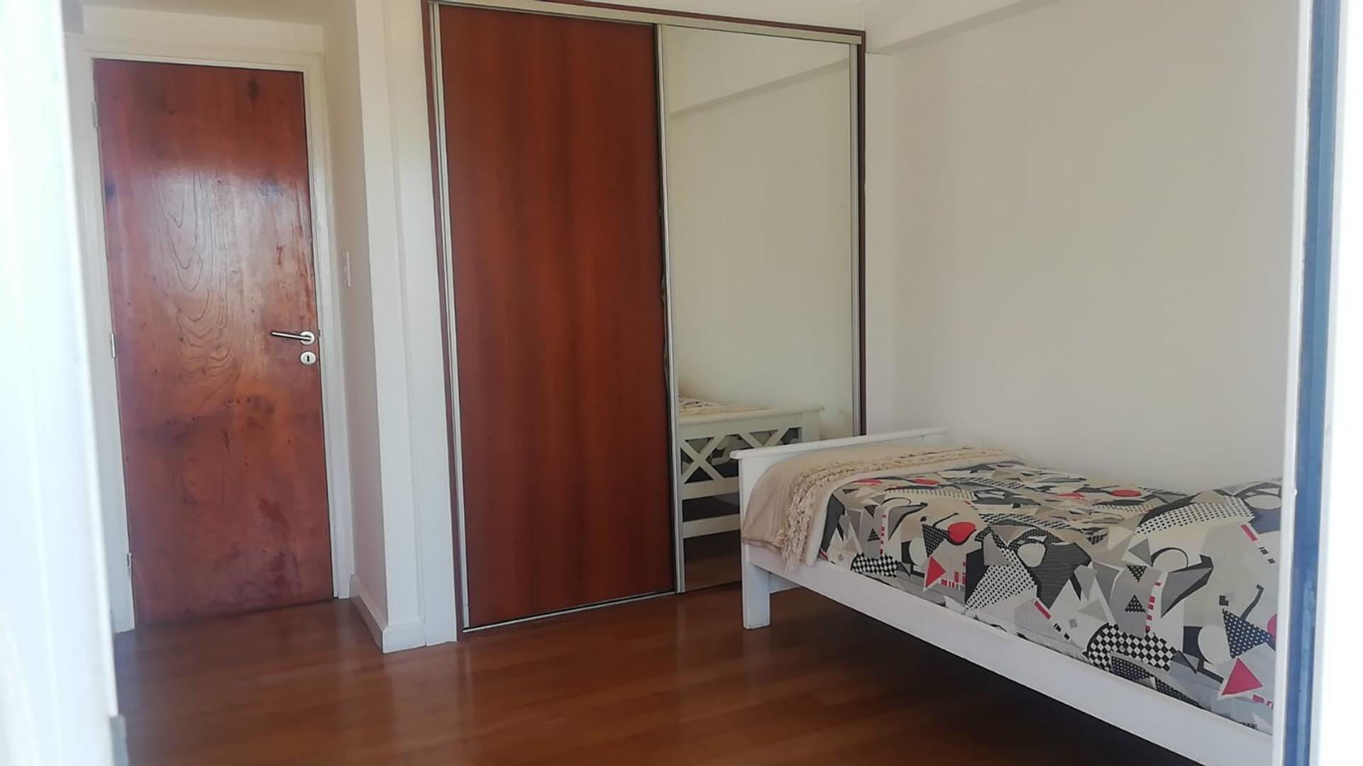 SEMIPISO PARA 6 PERSONAS C/COCHERA, MACROCENTRO