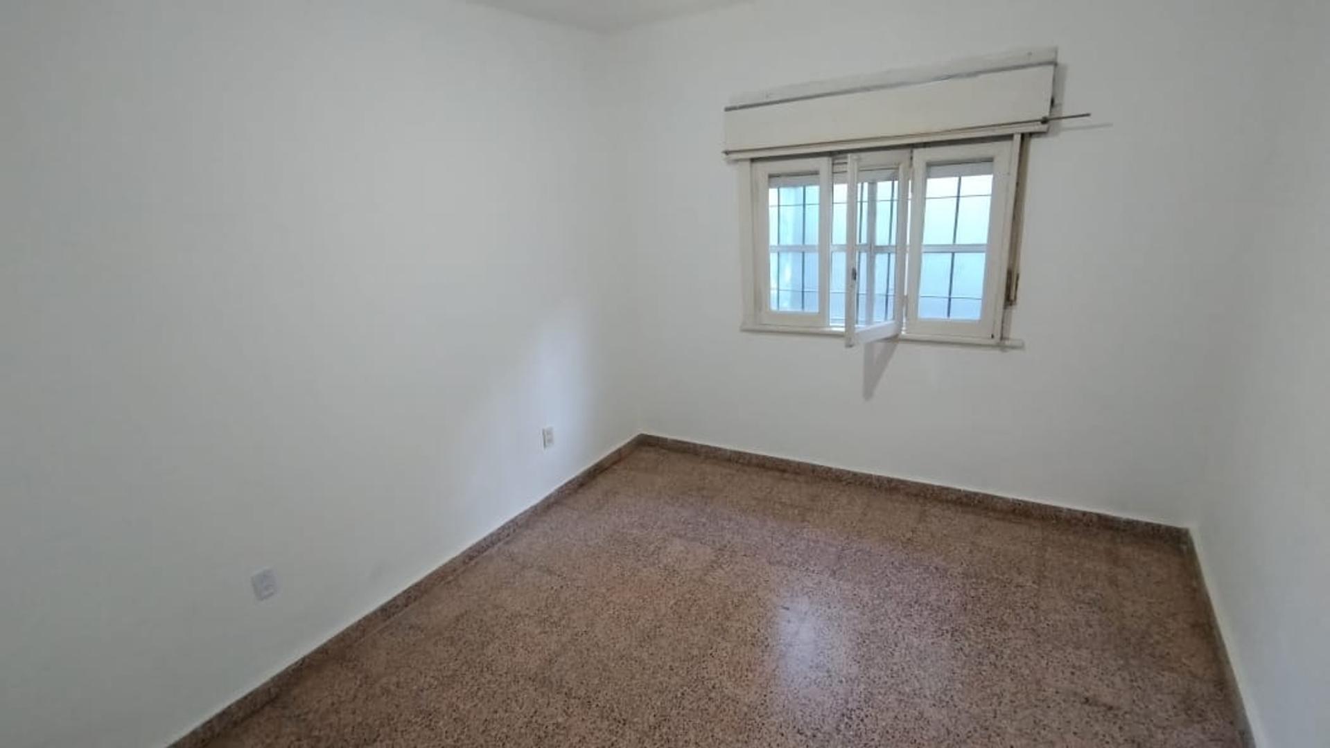 Depto Tipo Casa en Alquiler de 3 ambientes