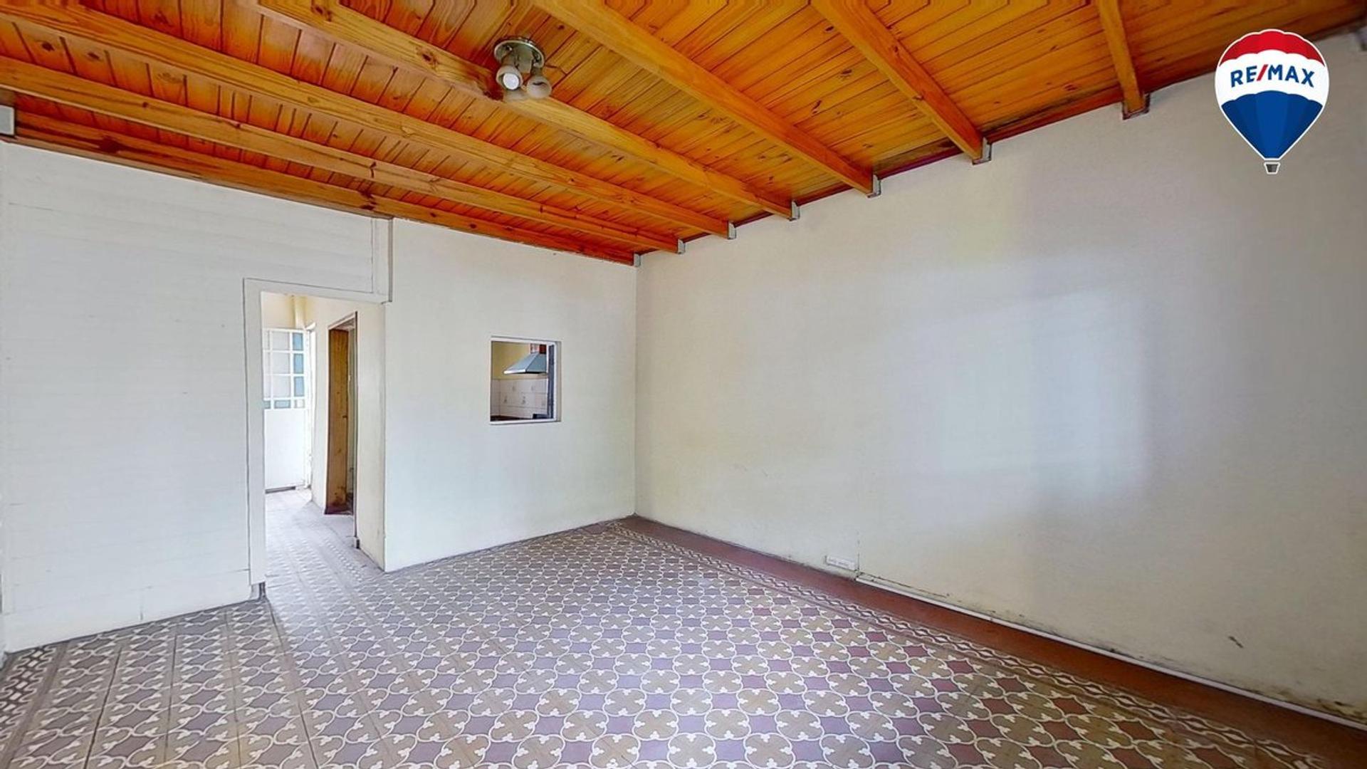 Casa 4 ambientes con 1 baño