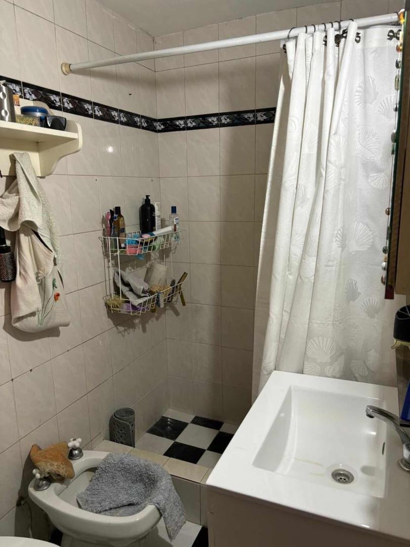 Casa 4 ambientes con 1 baño