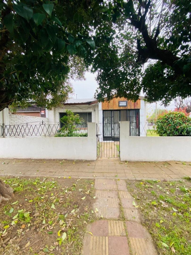CASA TRES AMBIENTE EN VENTA