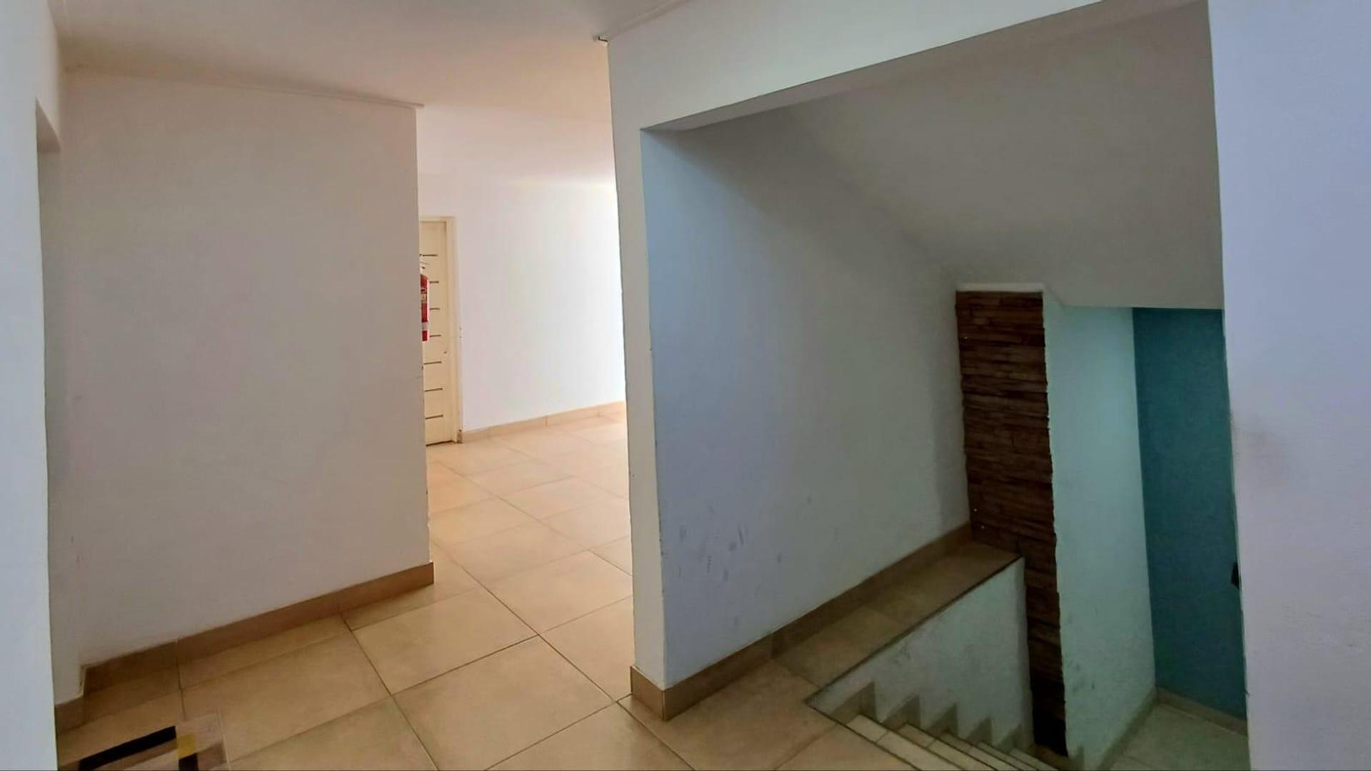 Departamento en Alquiler en Grand Bourg, $ 550.000