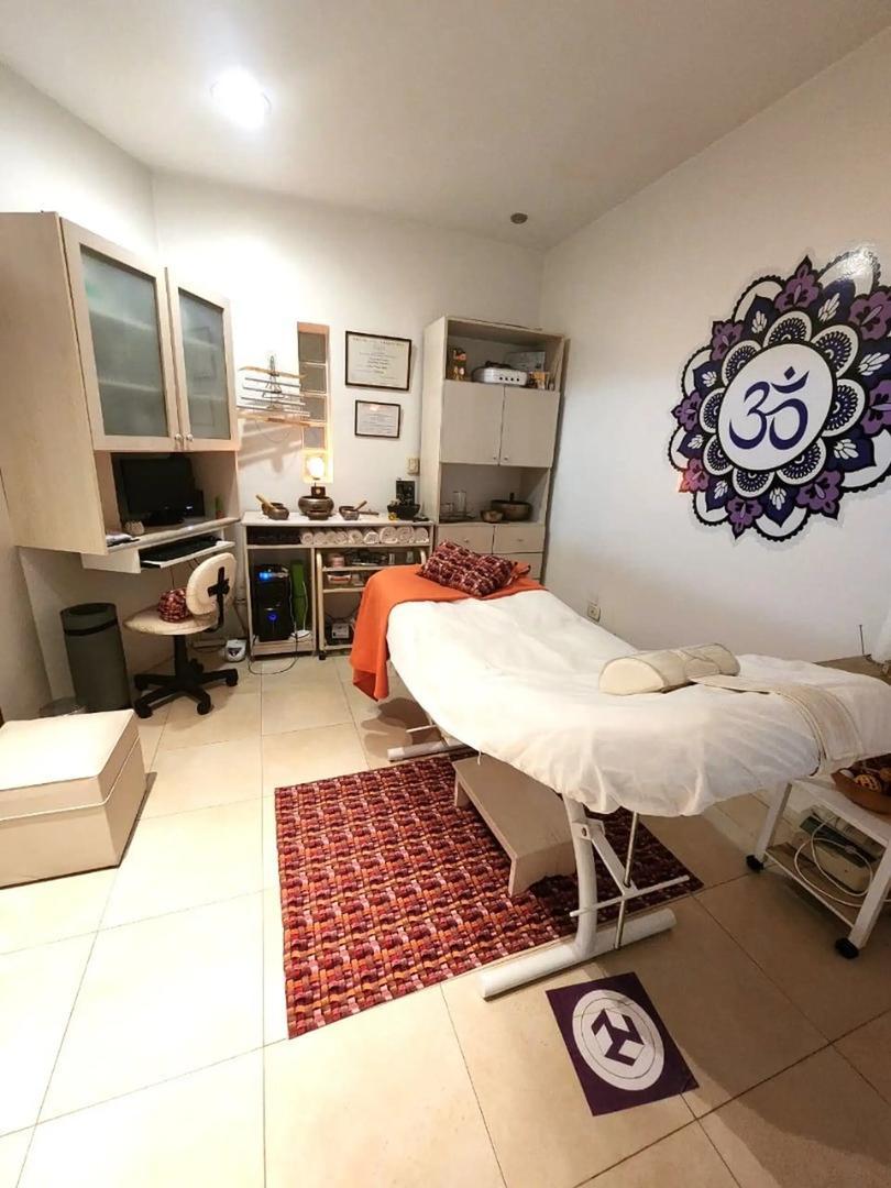 Casa 6 ambientes con 5 baños