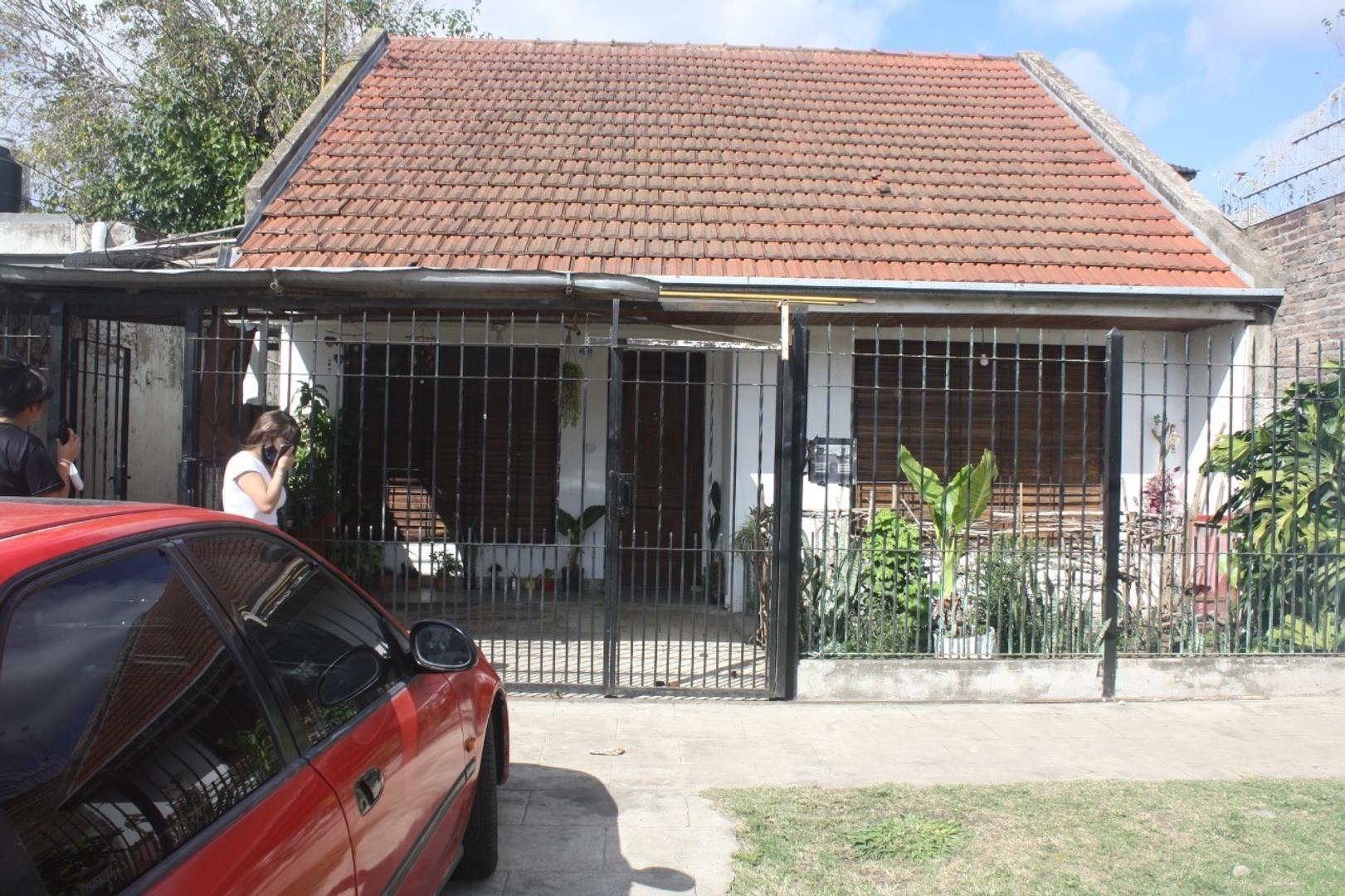 CASA + DEPARTAMENTO EN VENTA EN BARRIO SAN JOSE