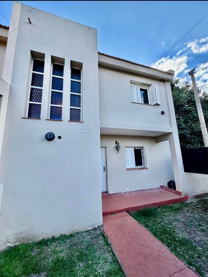 CASA EN VENTA EN TRES CERRITOS, TRES DORMITORIOS