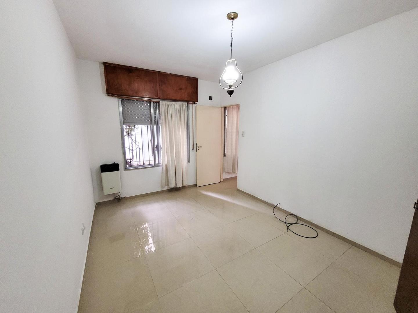 Casa 2 ambientes con 1 baño