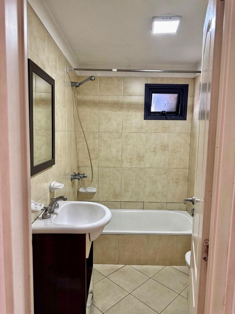 Manuel Castro 71 , Piso 1