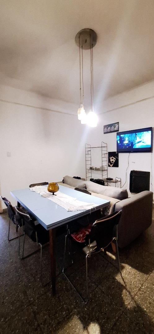 VENTA DE CASA 4 AMB LOTE CON AMPLITUD * A MTS DE LAS LOMITAS