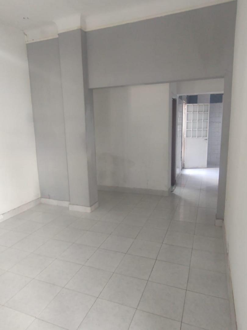 Santos Lugares. PH 2 amb. amplio al frente c/patio