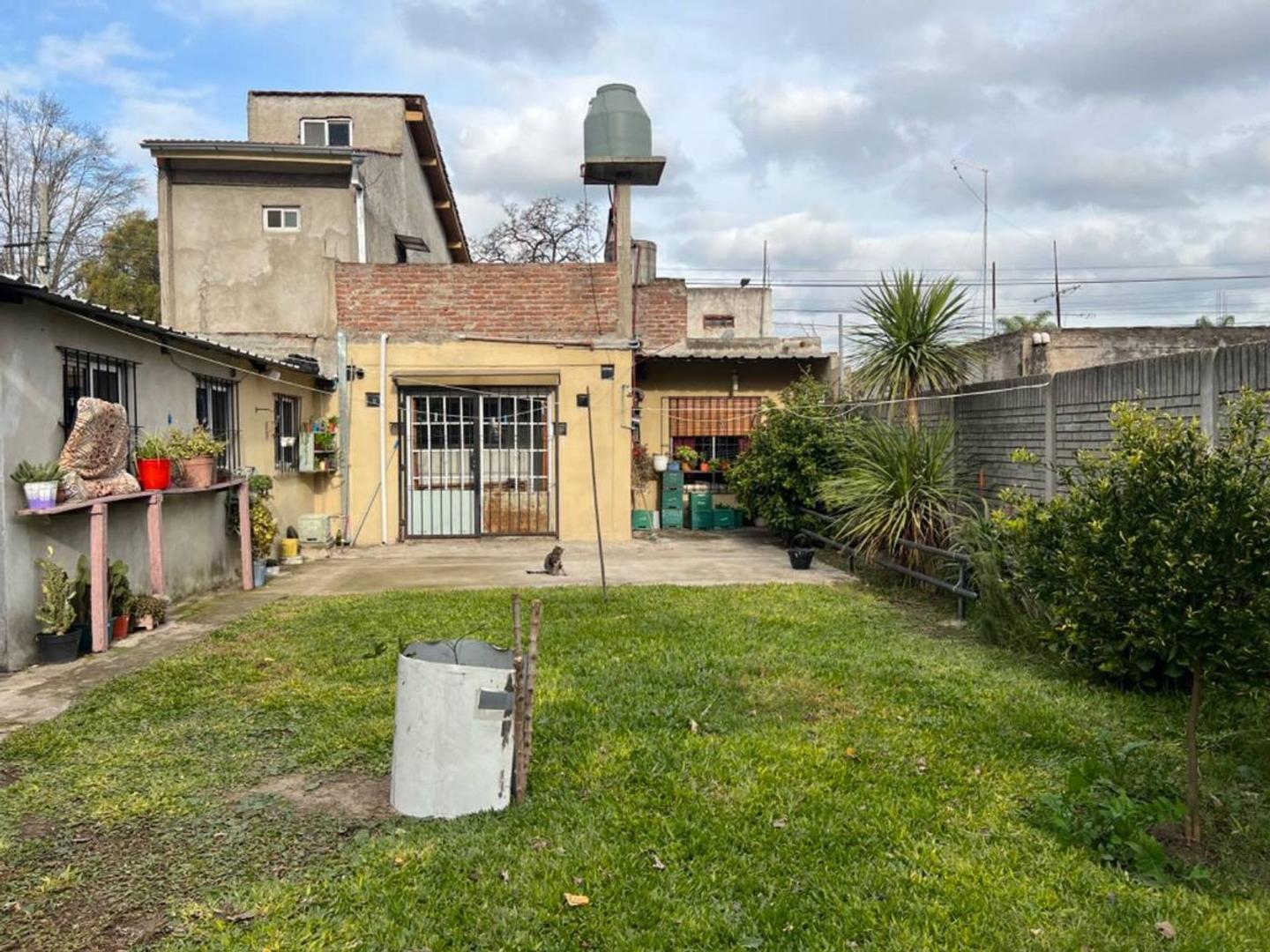 CASA 4 AMBIENTES LOCAL CARLOS SPEGAZZINI EZEIZA