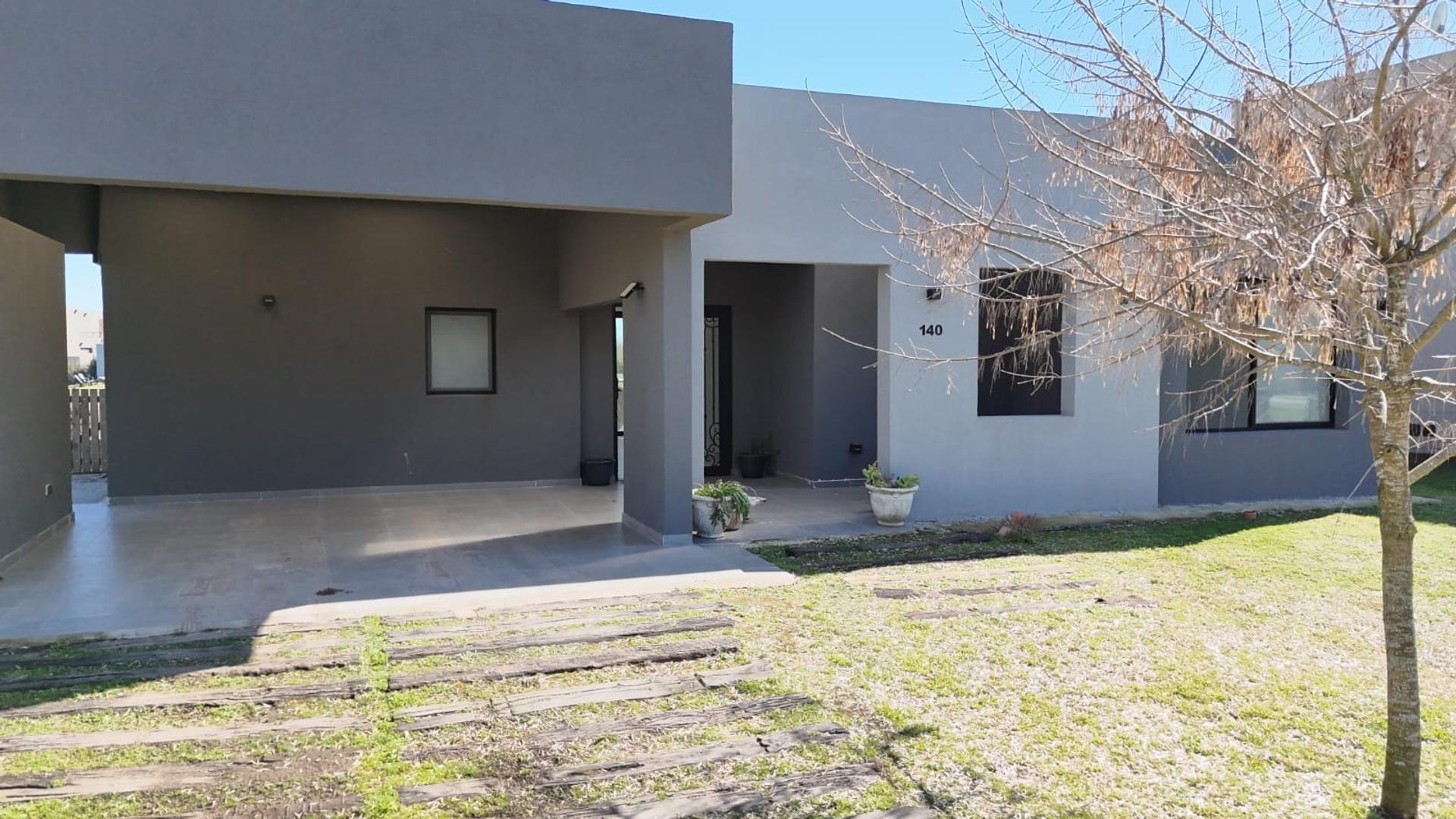 Casa en Alquiler de 3 dormitorios