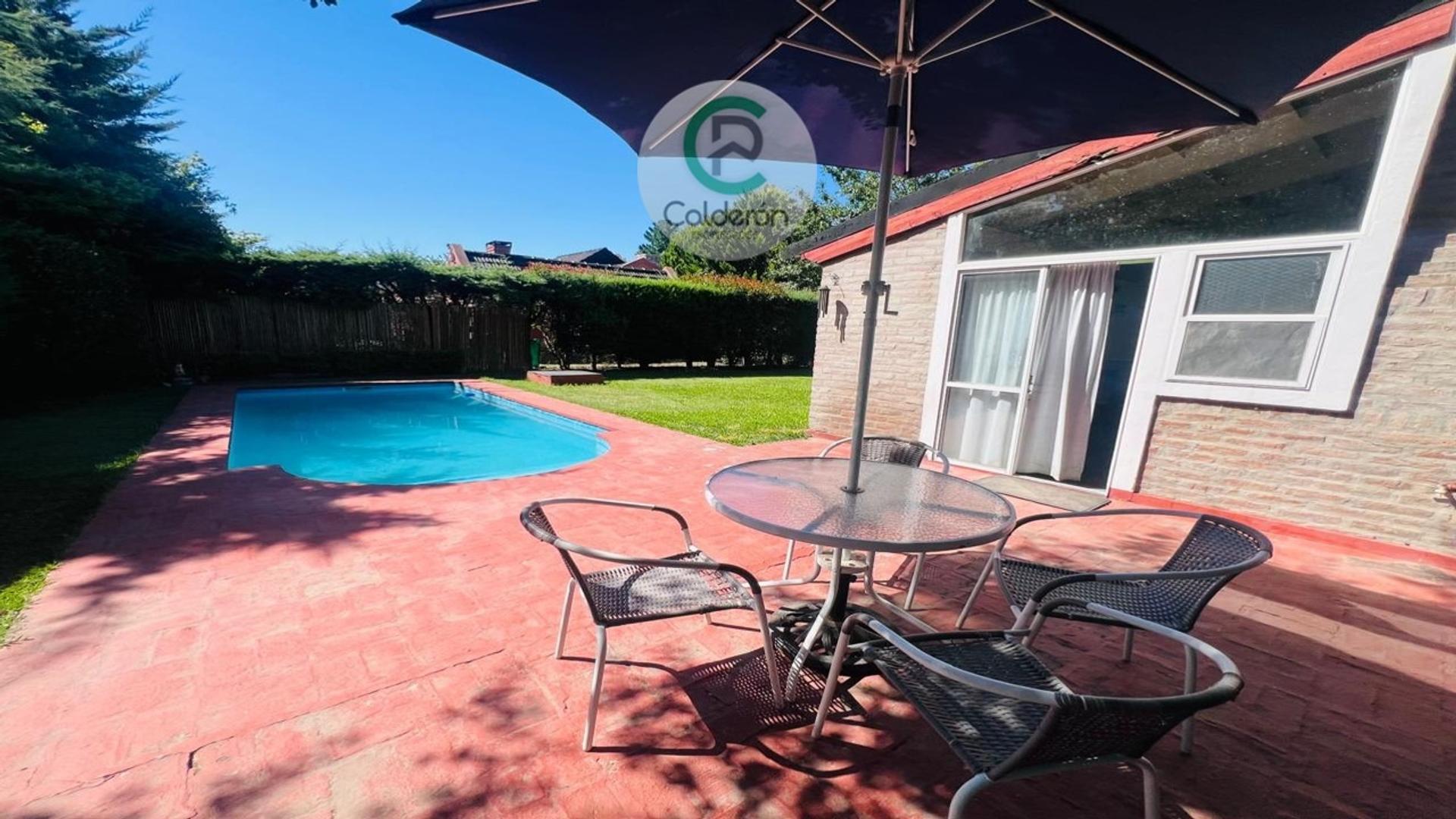 Casa 4 ambientes con 2 baños