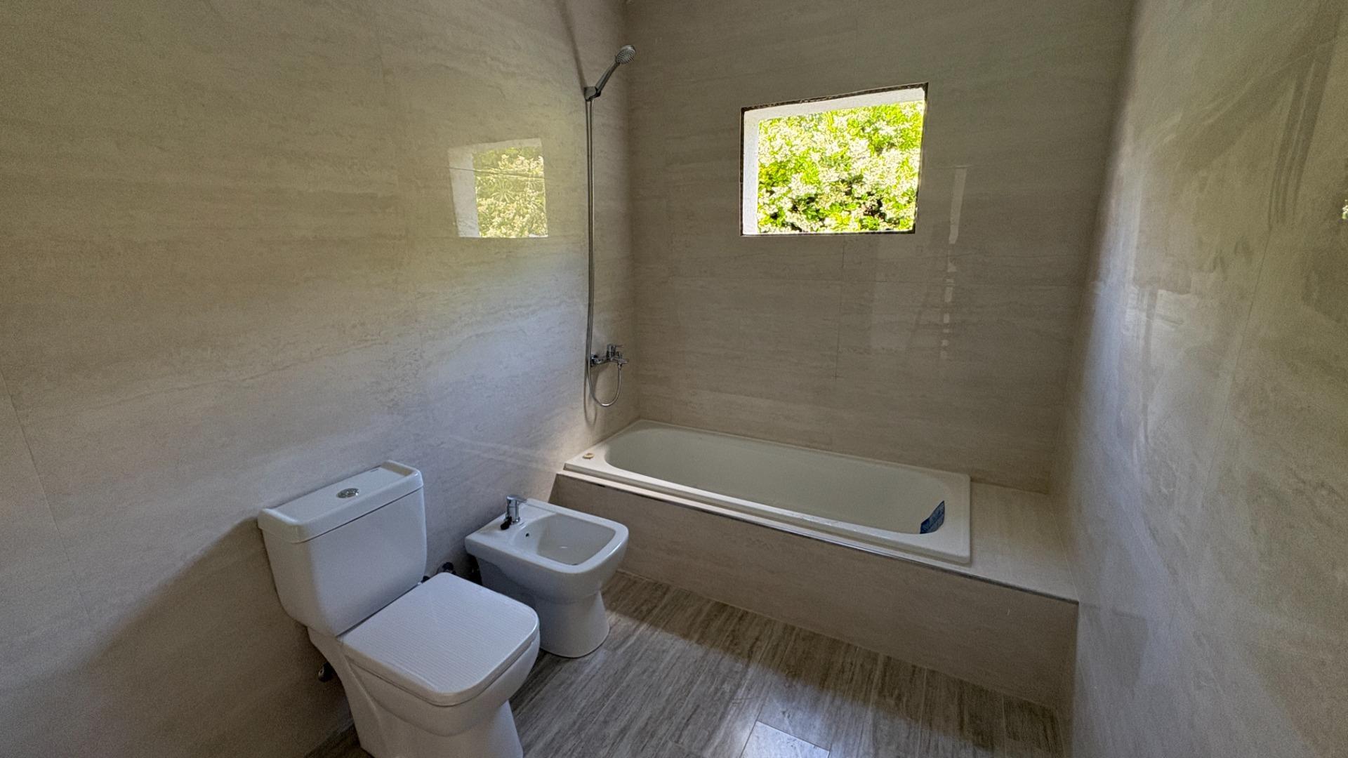 Casa 4 ambientes con 3 baños