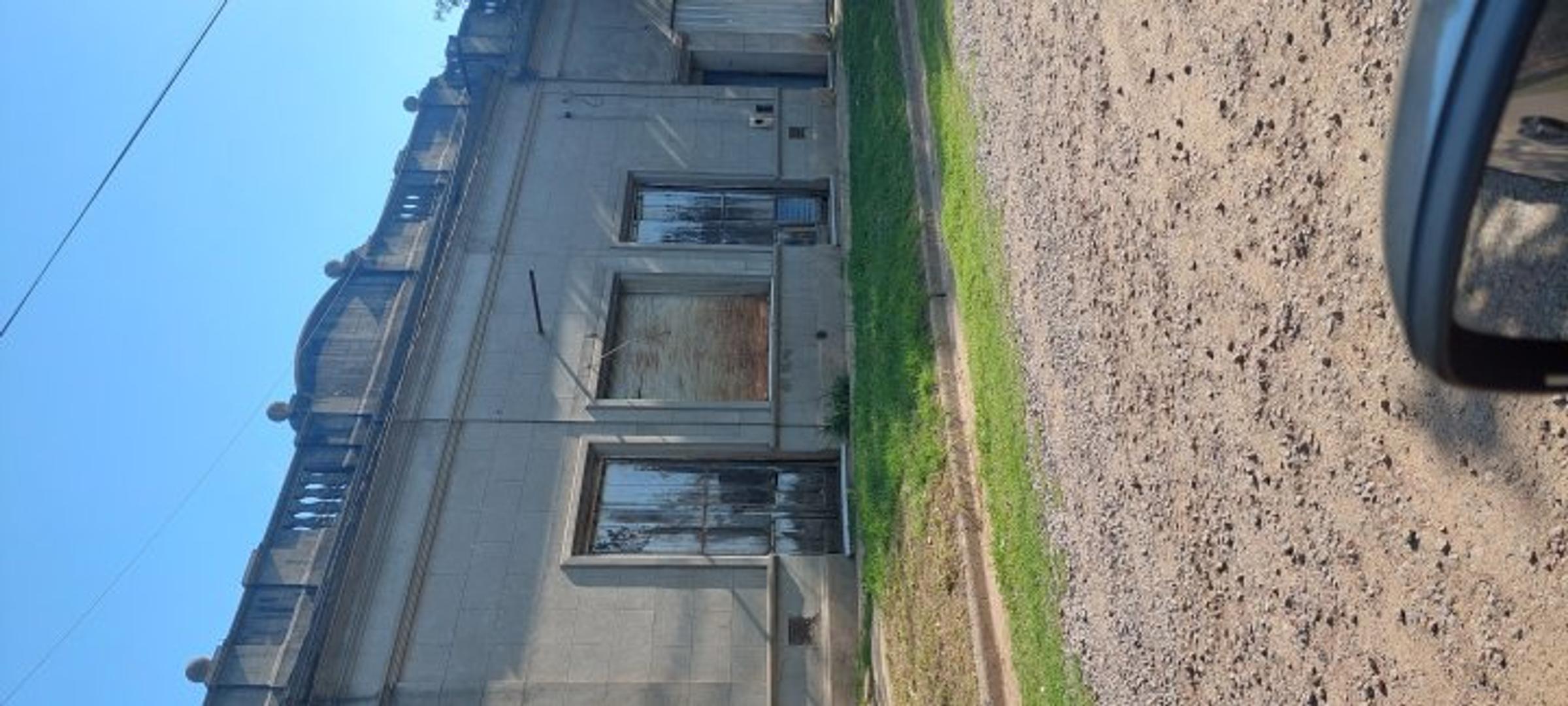 Casa 5 ambientes con 1 baño