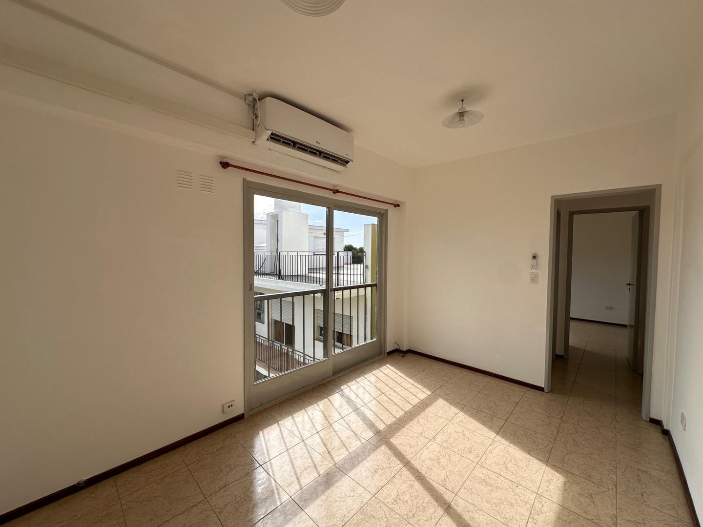 LUMINOSO 2 AMBIENTES EN PACHECO CENTRO, REFACCIONADO A NUEVO