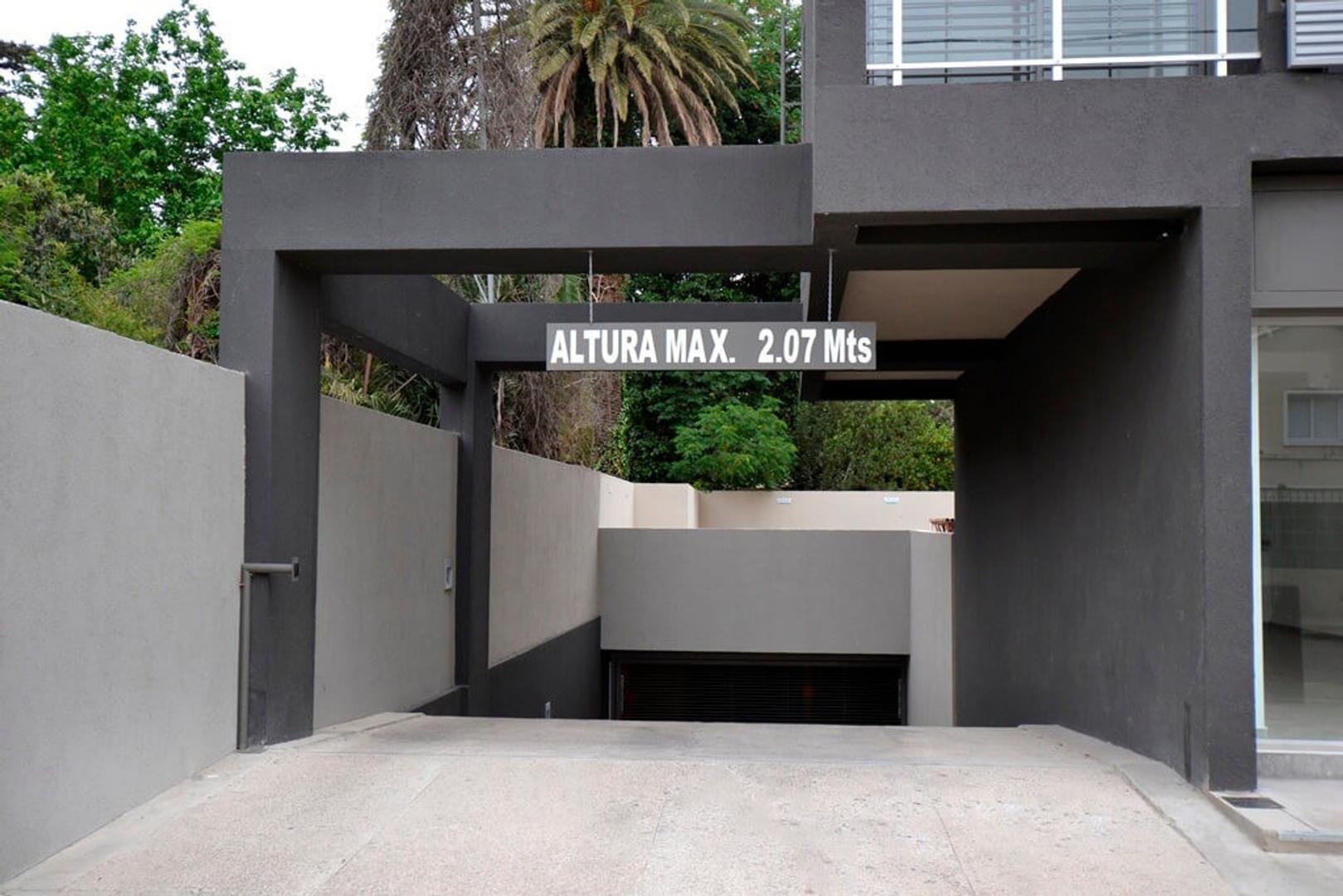 SE VENDE COCHERA  EN B° BAJO PALERMO, SUBSUELO