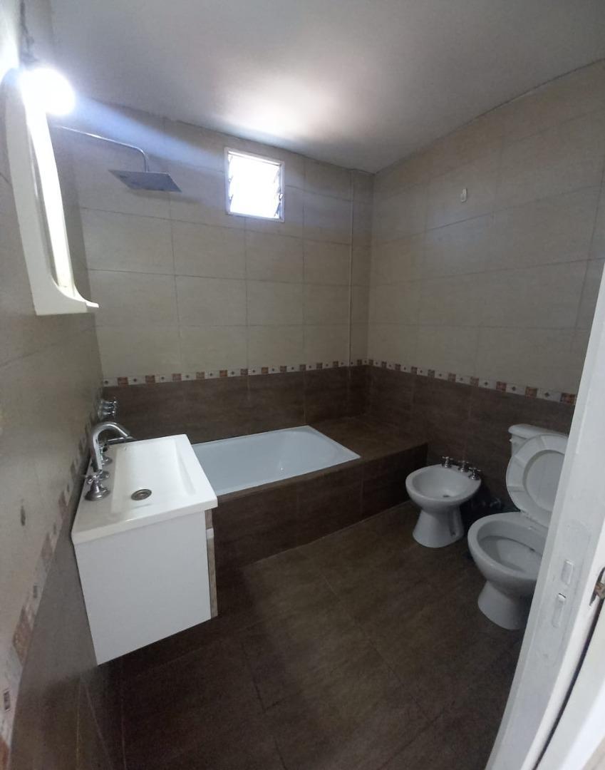 Departamento en Alquiler en Wilde, $ 600.000