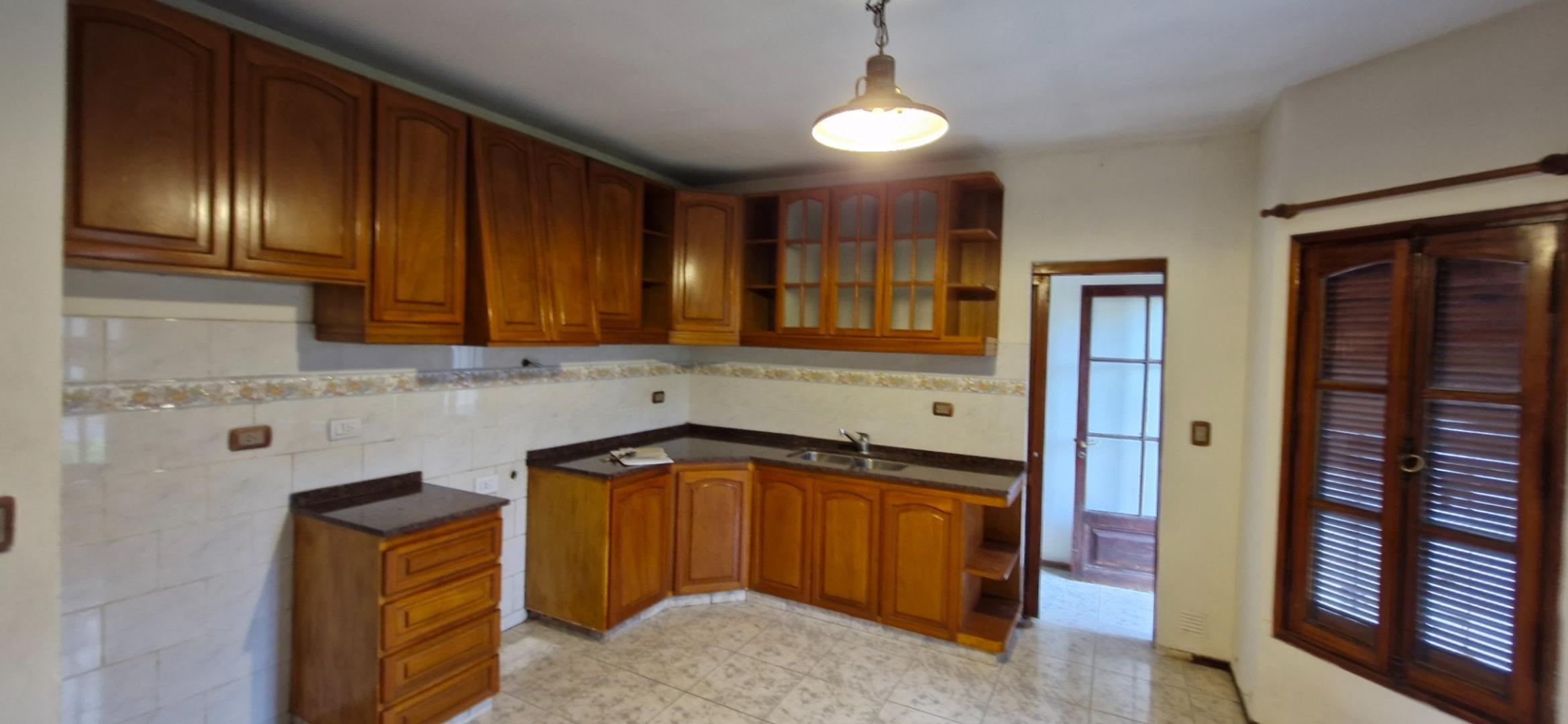 Casa 2 ambientes con 1 baño